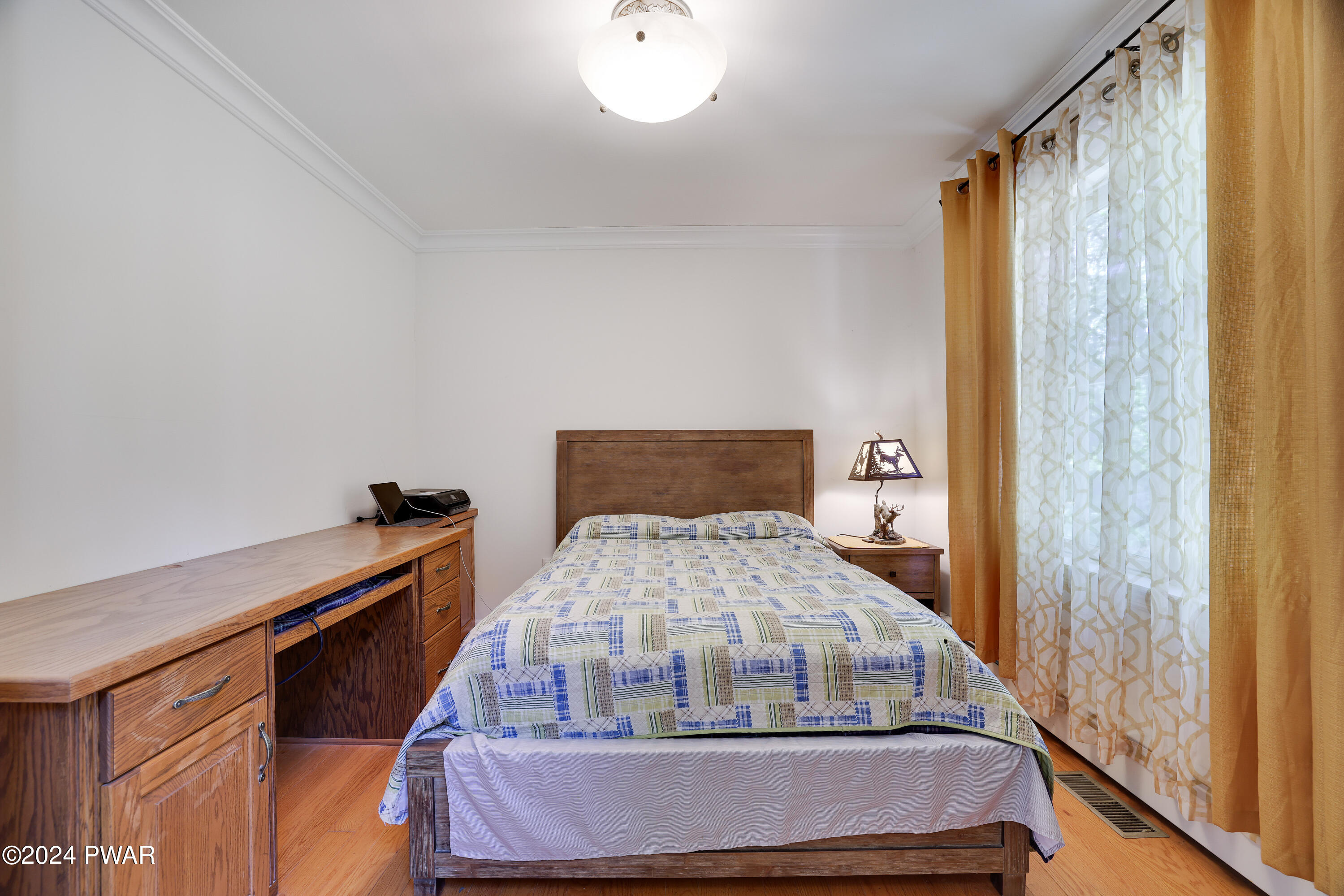 Hawley, Pennsylvania 18428, United States, 5 Bedrooms Bedrooms, ,4 BathroomsBathrooms,Residential,Pending,53322