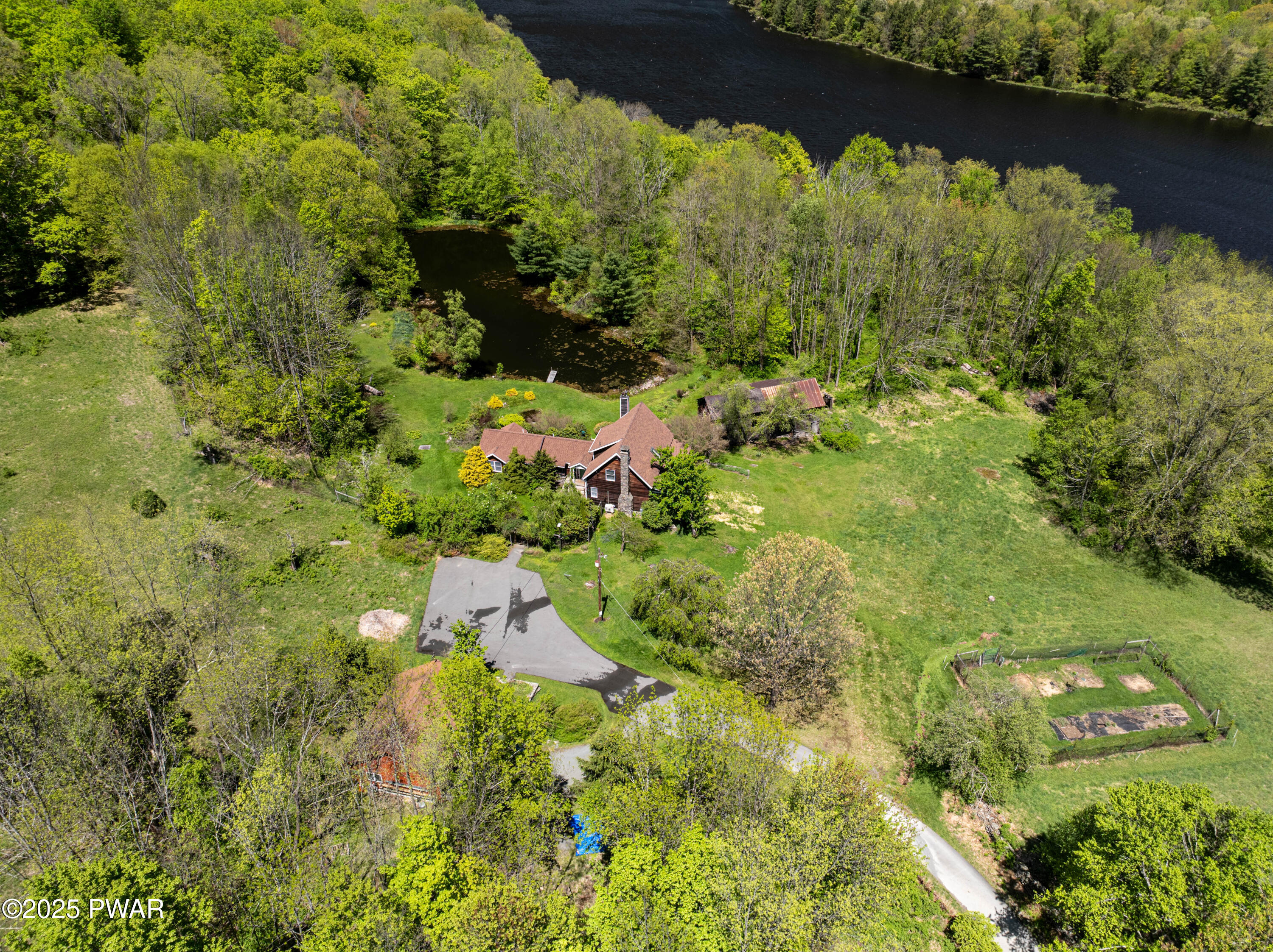 1199 Avoy Road, Lakeville, Pennsylvania image 4