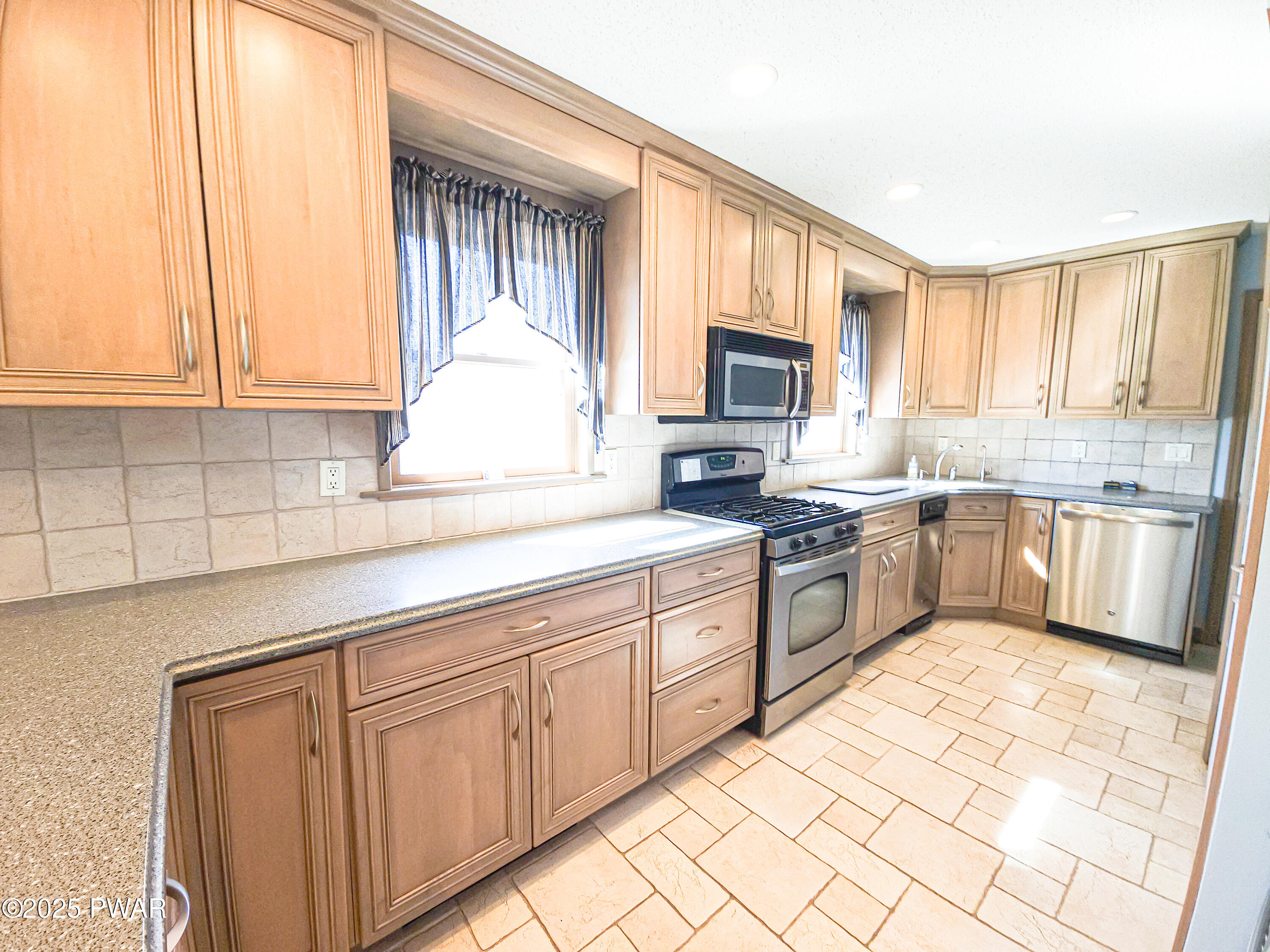 6 Greenview Court Ct, Lake Ariel, Pennsylvania image 18