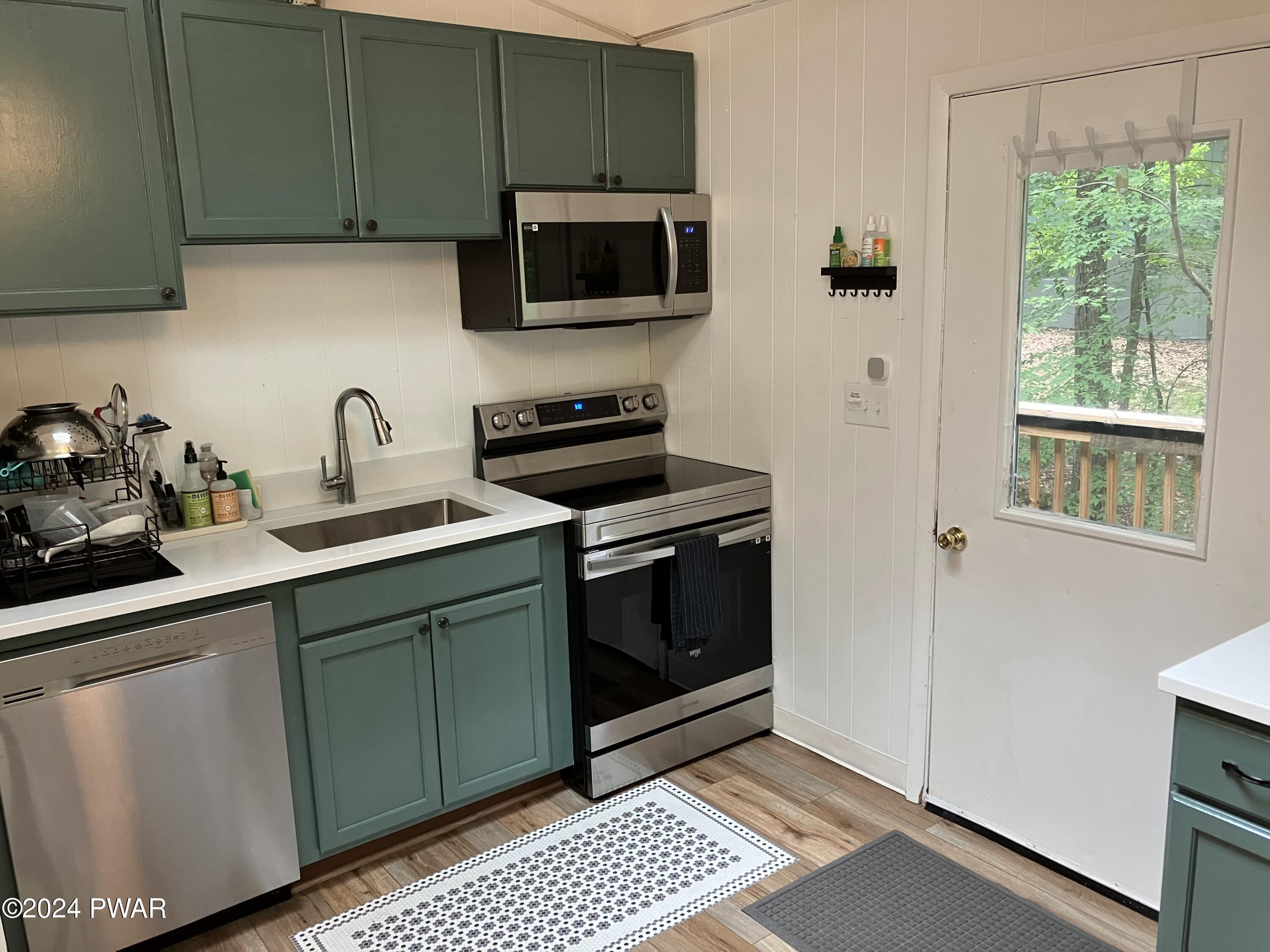 Lords Valley, Pennsylvania 18428, United States, 3 Bedrooms Bedrooms, ,2 BathroomsBathrooms,Residential,Active,68939