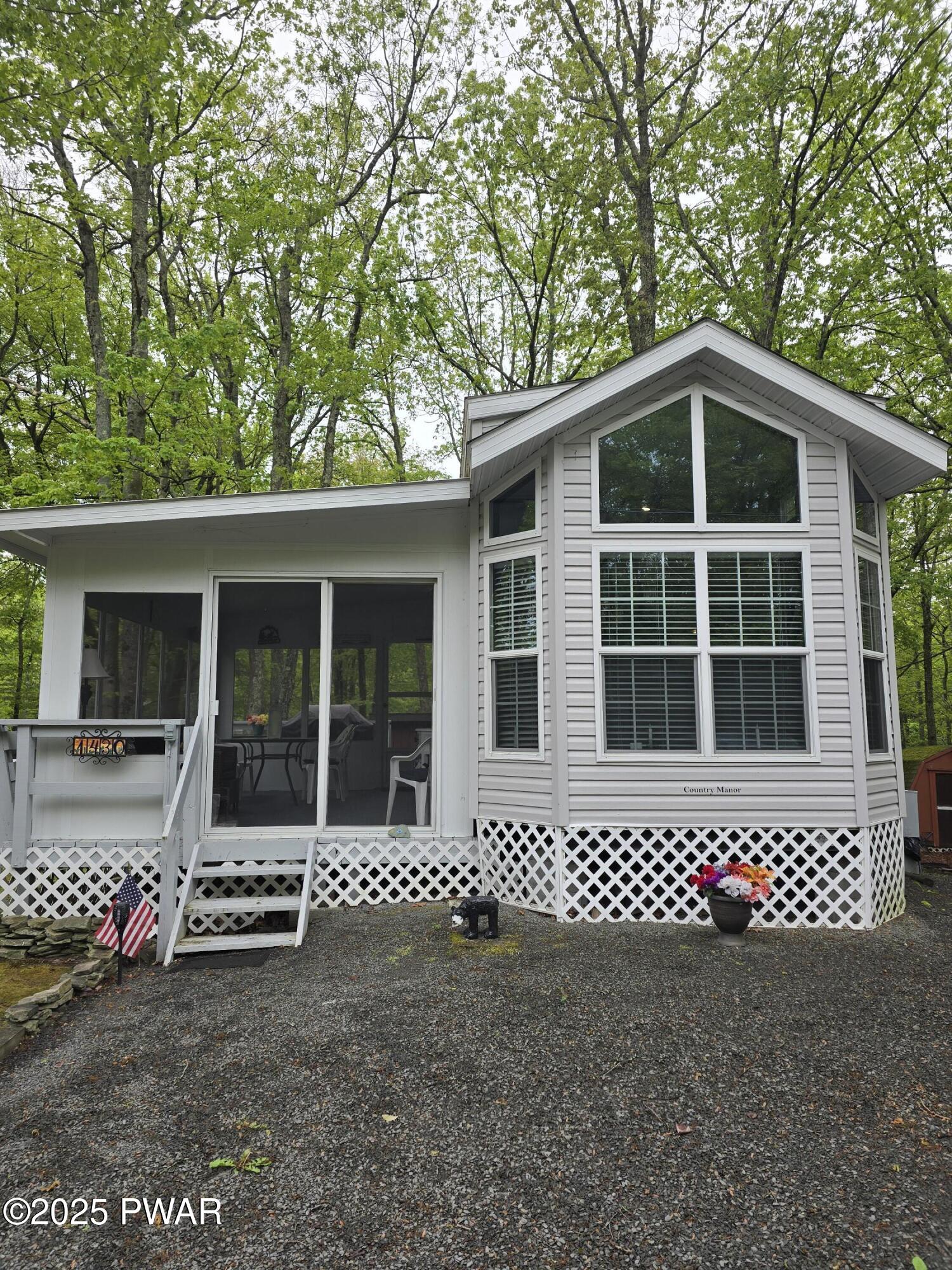 128 Deer Run, Milford, Pennsylvania image 2