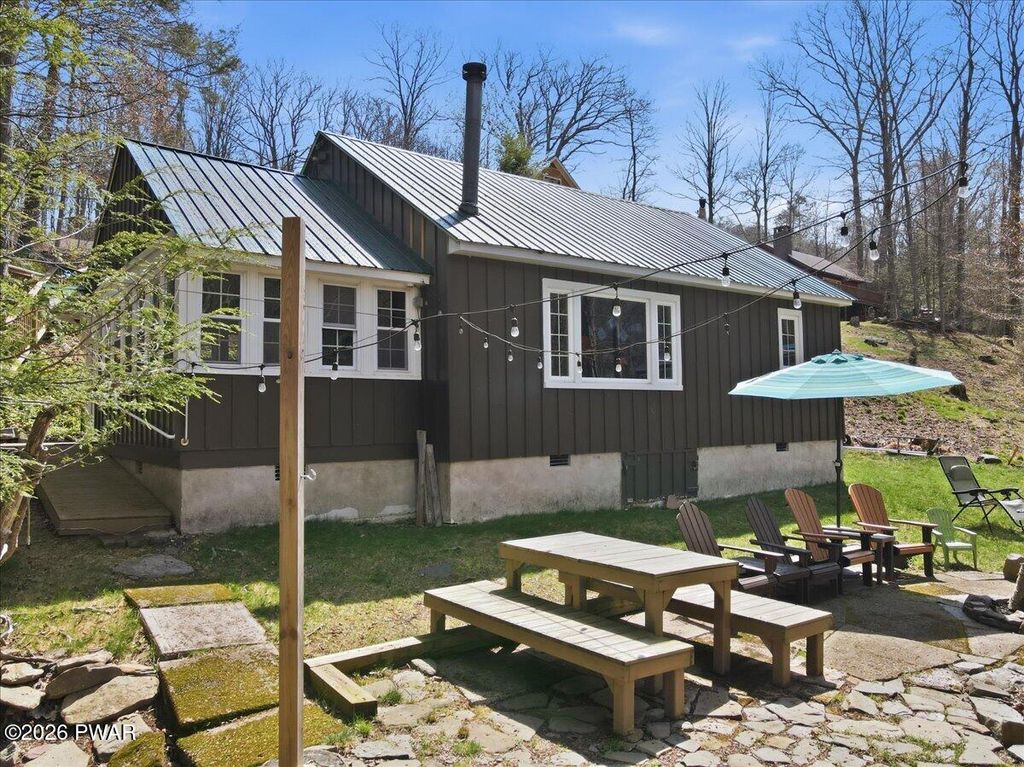 Photo of 116 Beechwood Cove Road, Greentown, PA 18426 (MLS # PW261035)