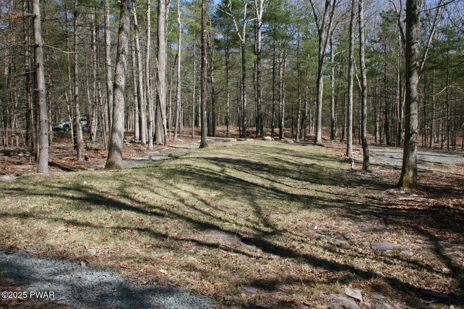 Trailwood Drive, Greeley, Pennsylvania image 5