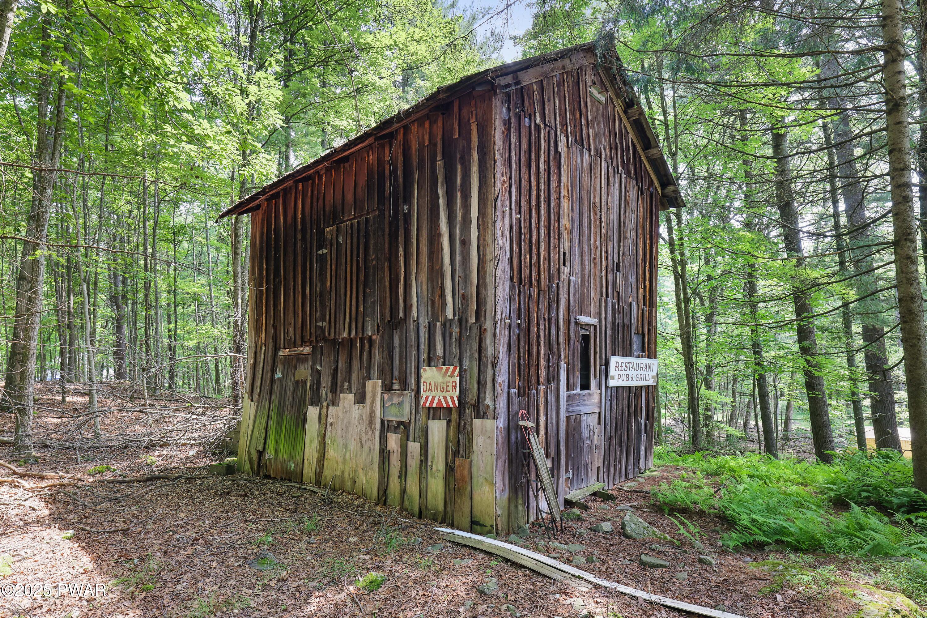 Hawley, Pennsylvania 18428, United States, 1 Bedroom Bedrooms, ,1 BathroomBathrooms,Residential,Active,171516