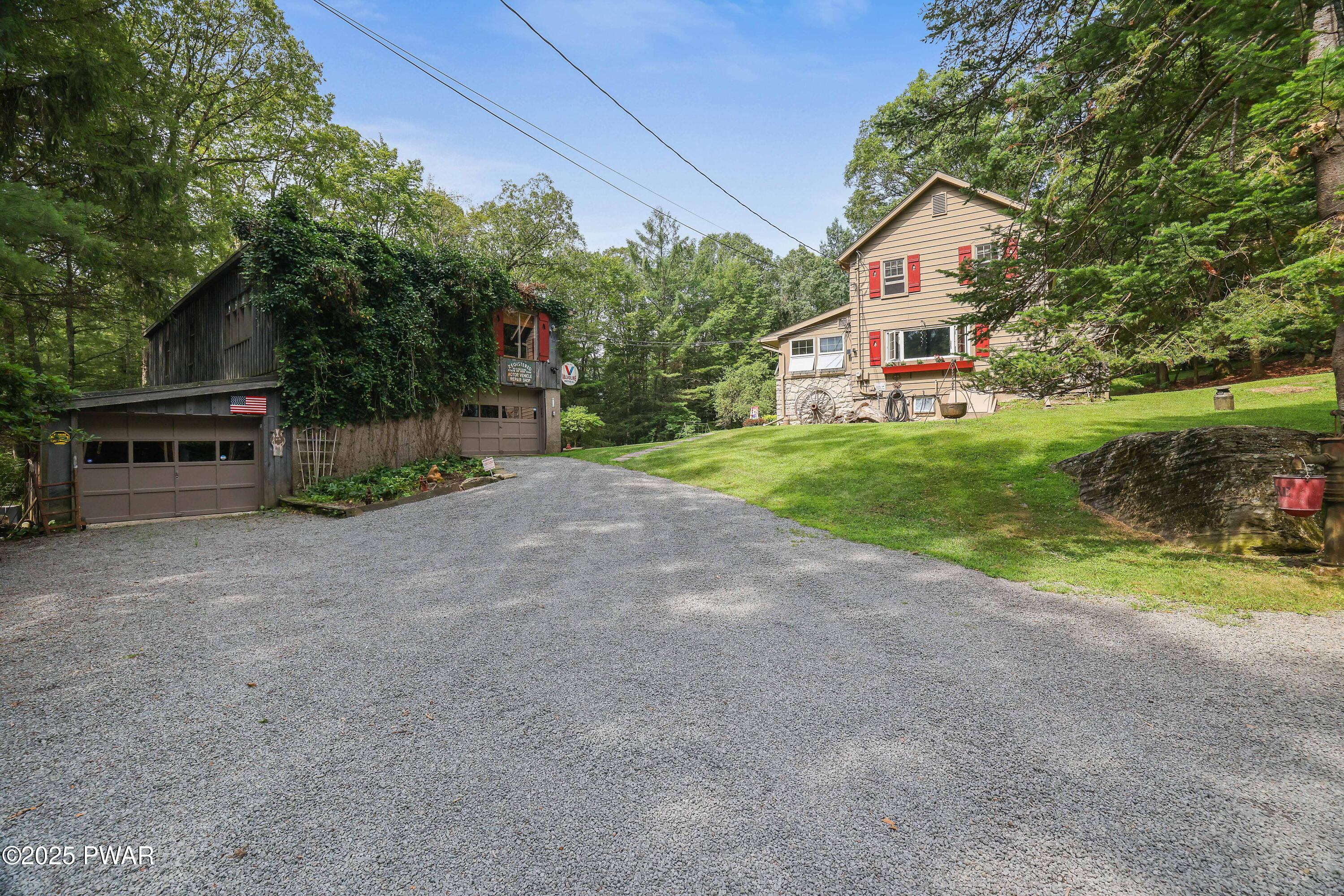 Hawley, Pennsylvania 18428, United States, 1 Bedroom Bedrooms, ,1 BathroomBathrooms,Residential,Active,171516