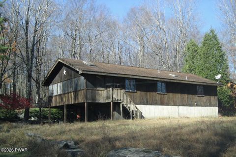 Homes For Sale - 103 Oakwood Drive<br/> Greentown, PA 18426