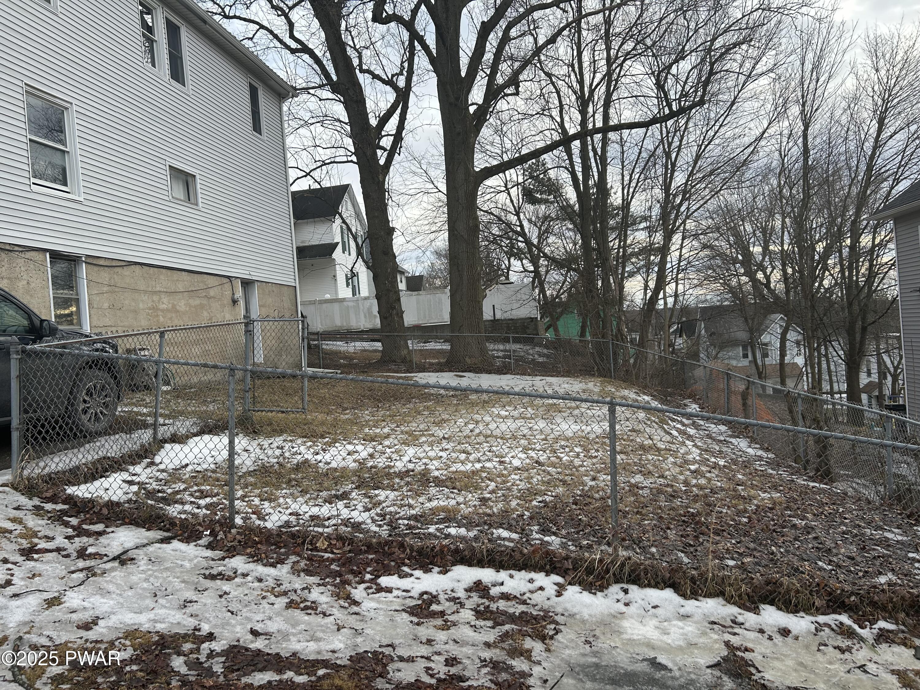 33 Maple Avenue, Carbondale, Pennsylvania image 2