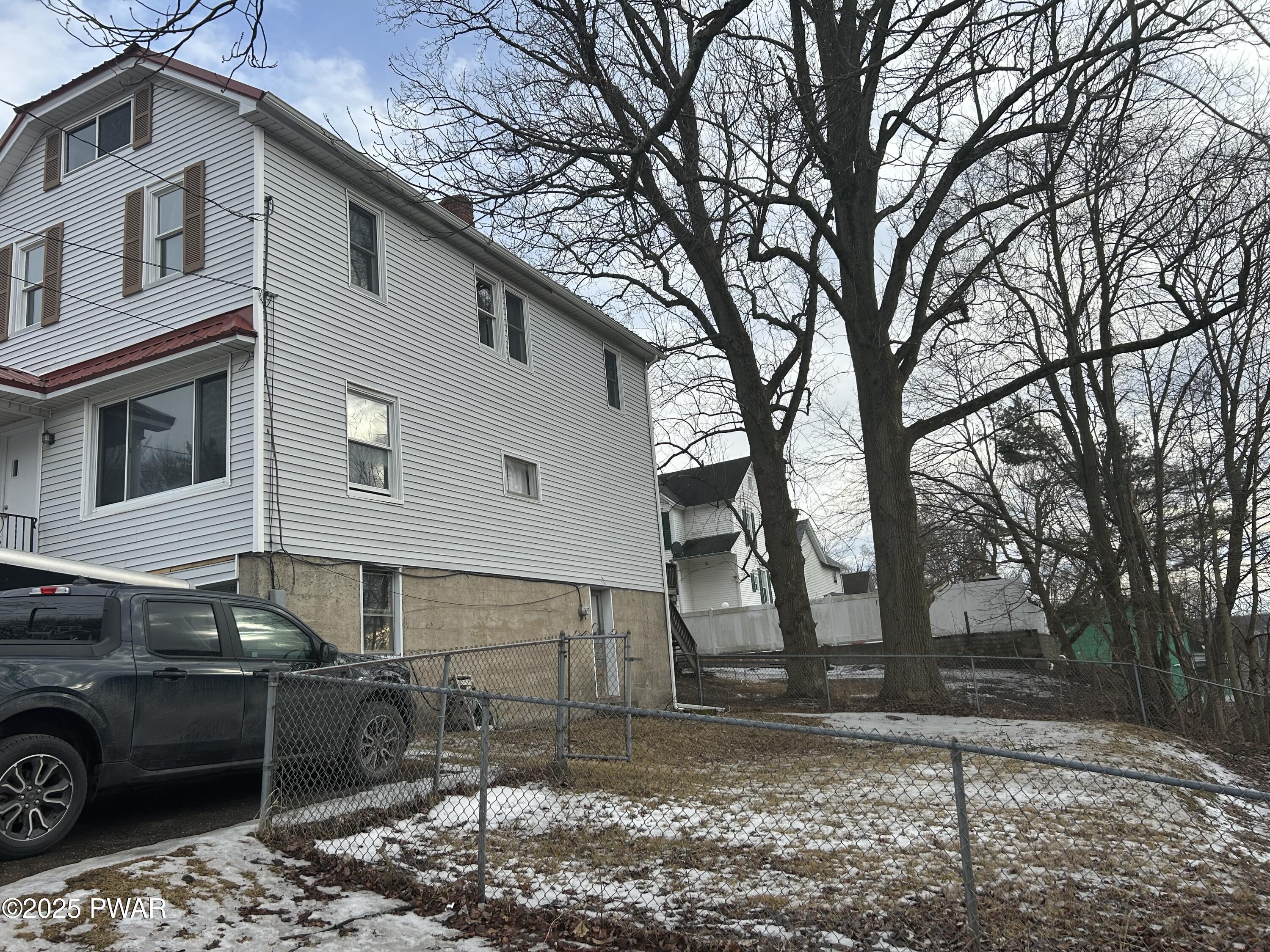 33 Maple Avenue, Carbondale, Pennsylvania image 3