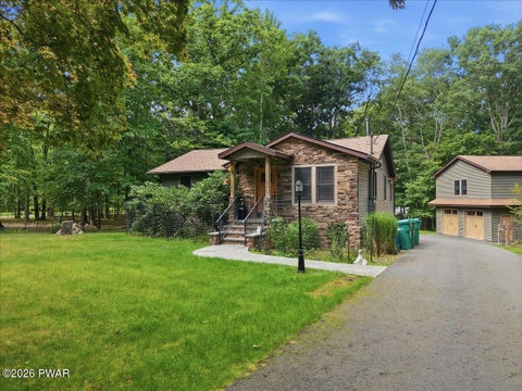 Homes For Sale - 185 Laurel Circle<br/> Pike County, Hawley, PA 18428
