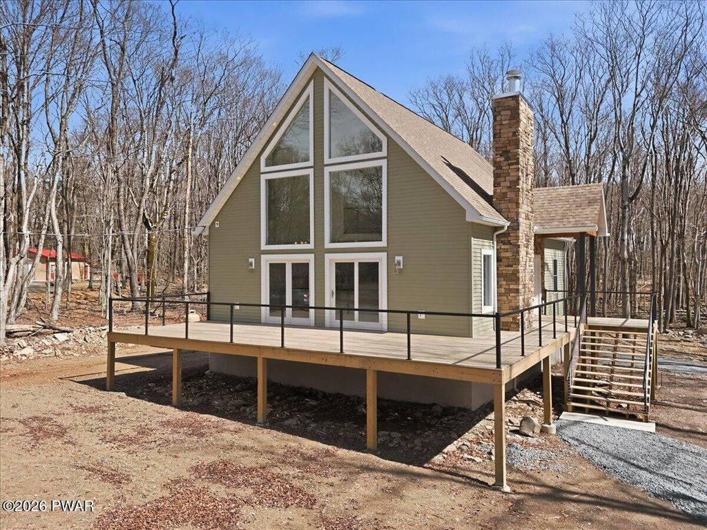 Photo of 131 Sunset Drive, Greentown, PA 18426 (MLS # PW260633)