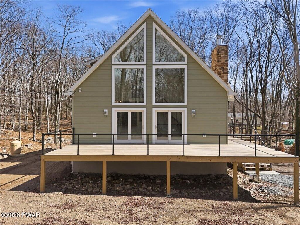 Photo of 131 Sunset Drive, Greentown, PA 18426 (MLS # PW260633)