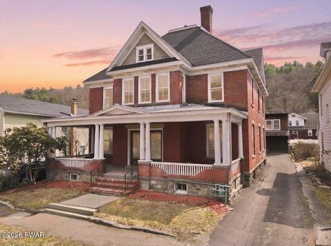 Homes For Sale - 412 Church Street<br/> Wayne County, Hawley, PA 18428