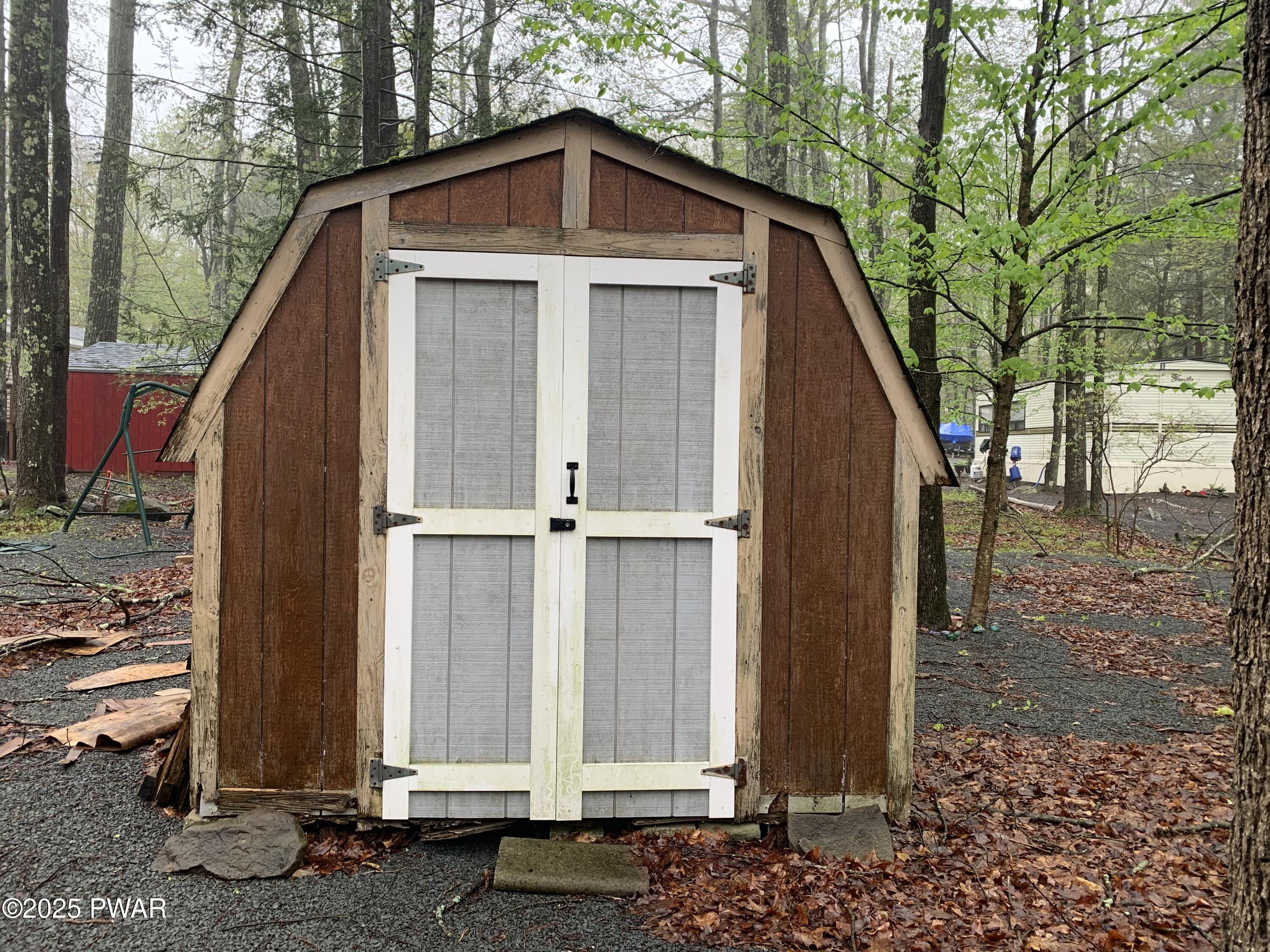 136 Birchy Brook Drive, Milford, Pennsylvania image 2