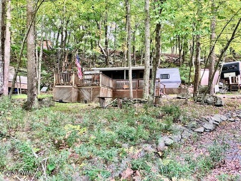 Homes For Sale - 159 Stag Run<br/> Milford, PA 18337