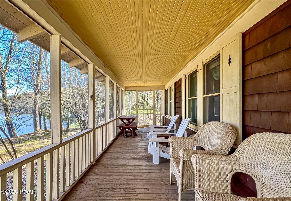 564A Peggy Runway Road, Beach Lake, Pennsylvania image 15