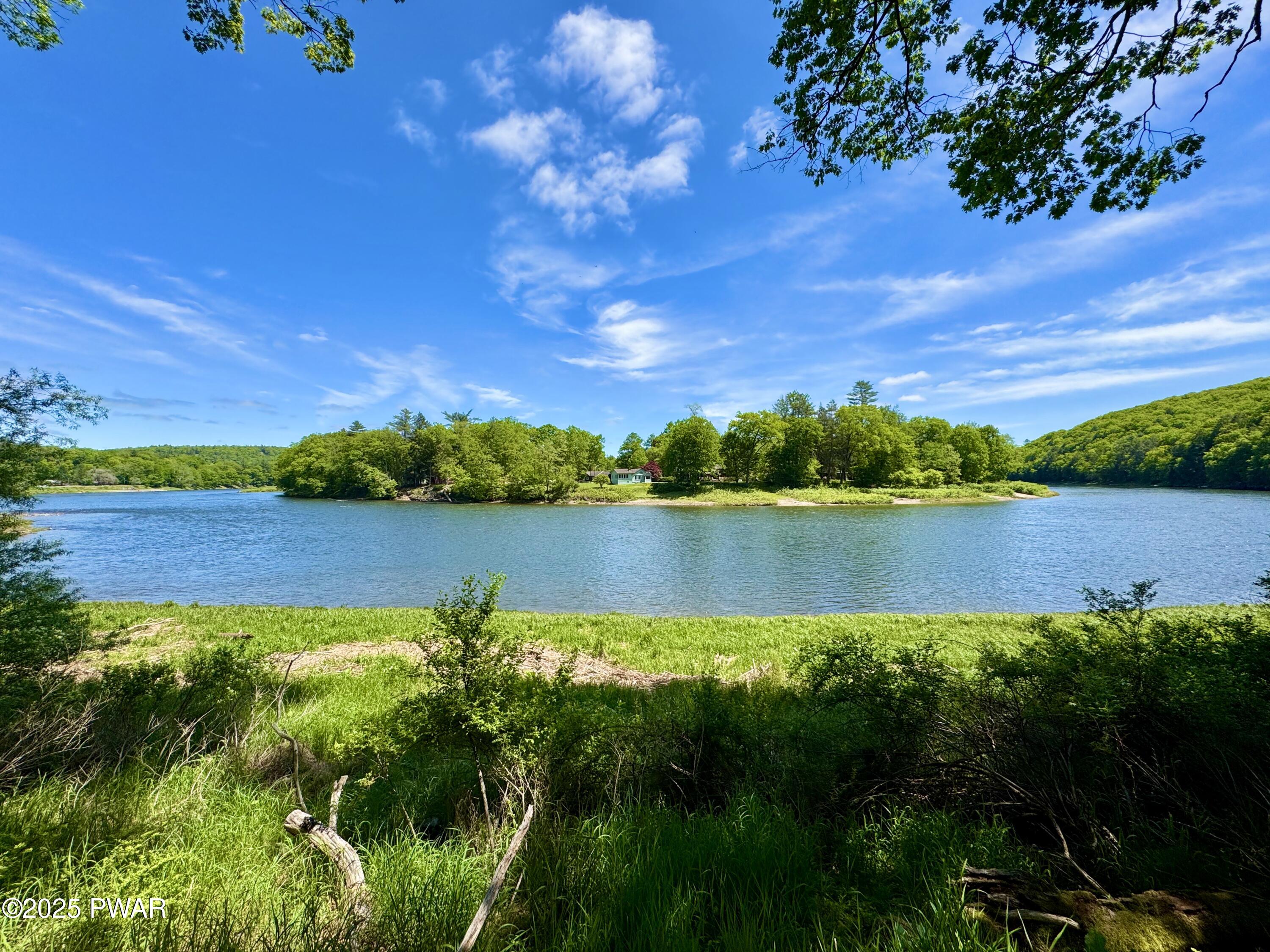564A Peggy Runway Road, Beach Lake, Pennsylvania image 3
