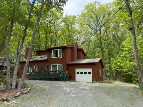 Homes For Sale - 208 Mountain View Drive<br/> Hawley, PA 18428