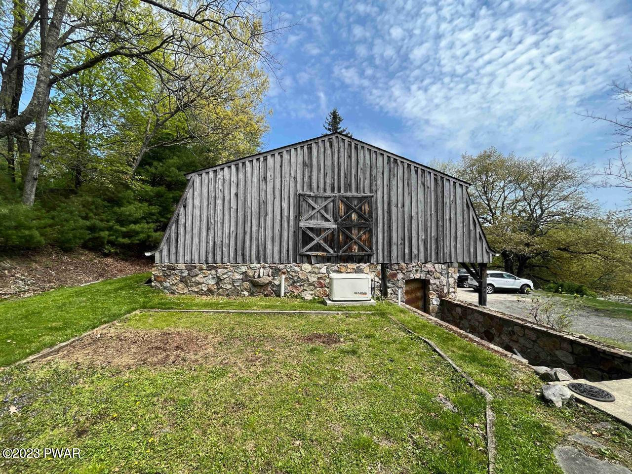 297 Myck Road, Dingmans Ferry, Pennsylvania image 22