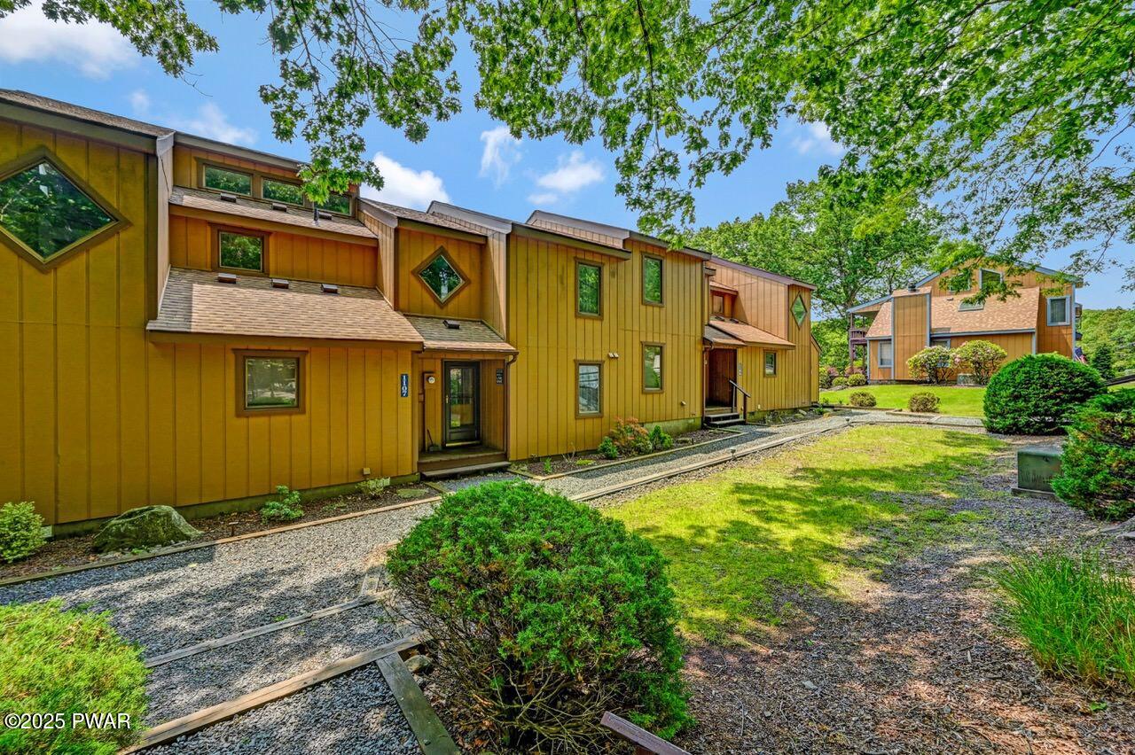 1107 Crest Circle, Lakeville, Pennsylvania image 4