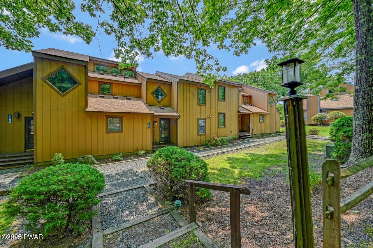 1107 Crest Circle, Lakeville, Pennsylvania image 2