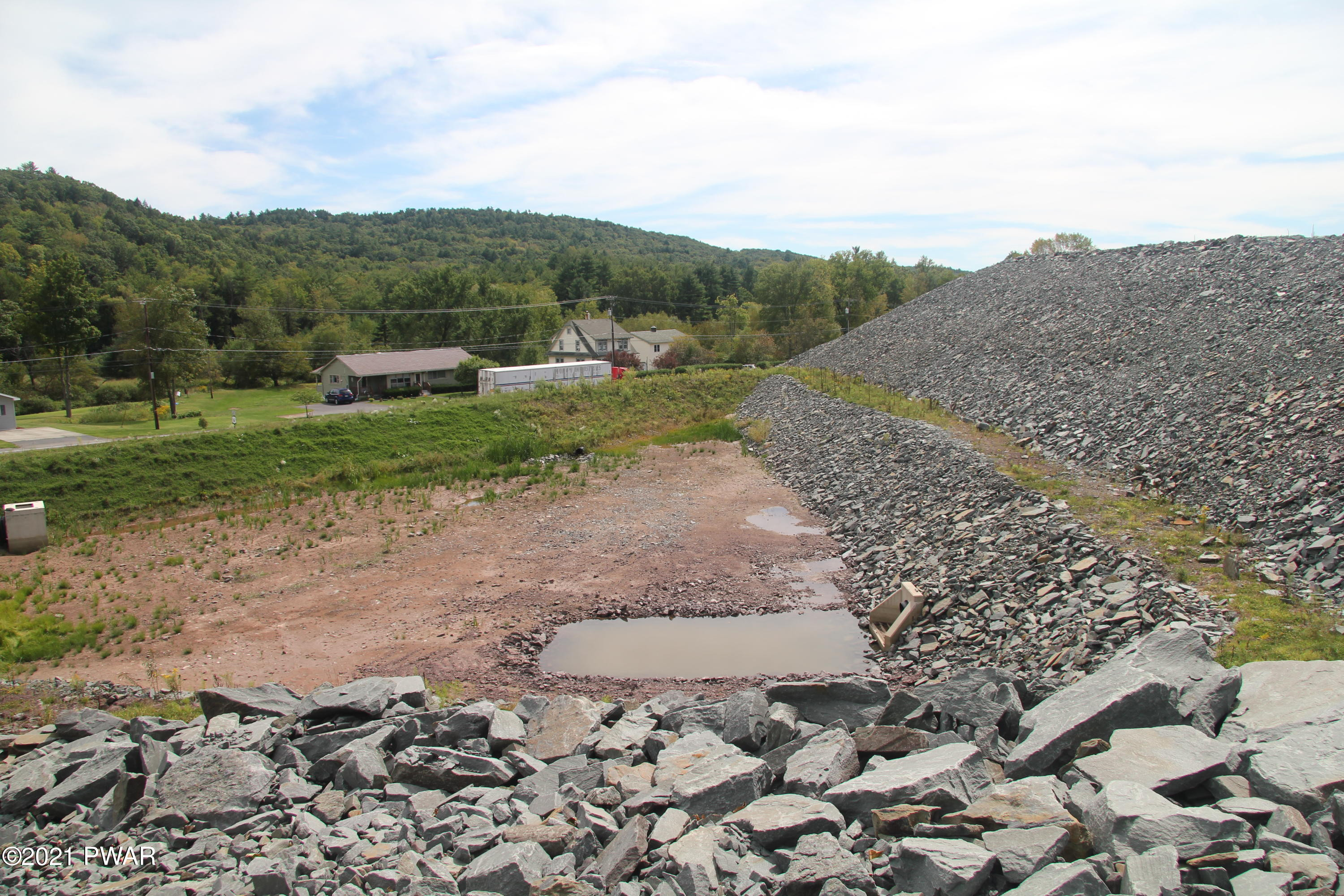 Route 6, Honesdale, Pennsylvania image 19