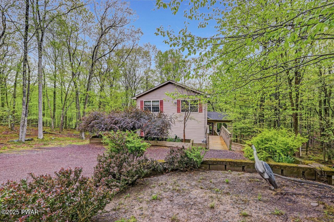 808 Pioneer Court, Lackawaxen, Pennsylvania image 3