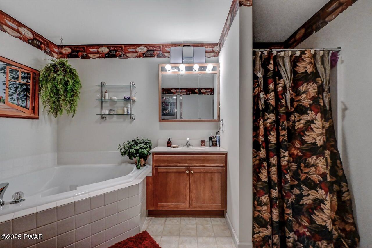 808 Pioneer Court, Lackawaxen, Pennsylvania image 36