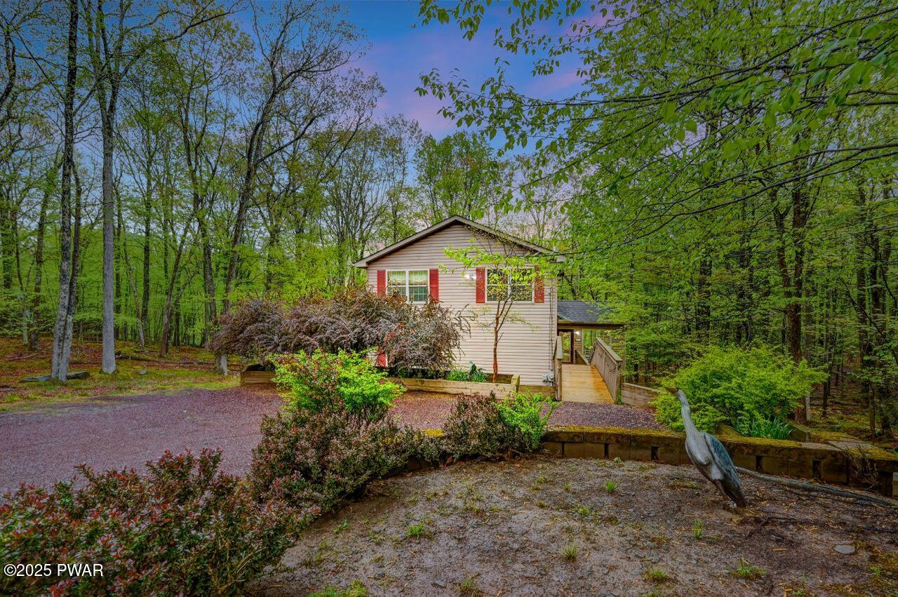 808 Pioneer Court, Lackawaxen, Pennsylvania image 2