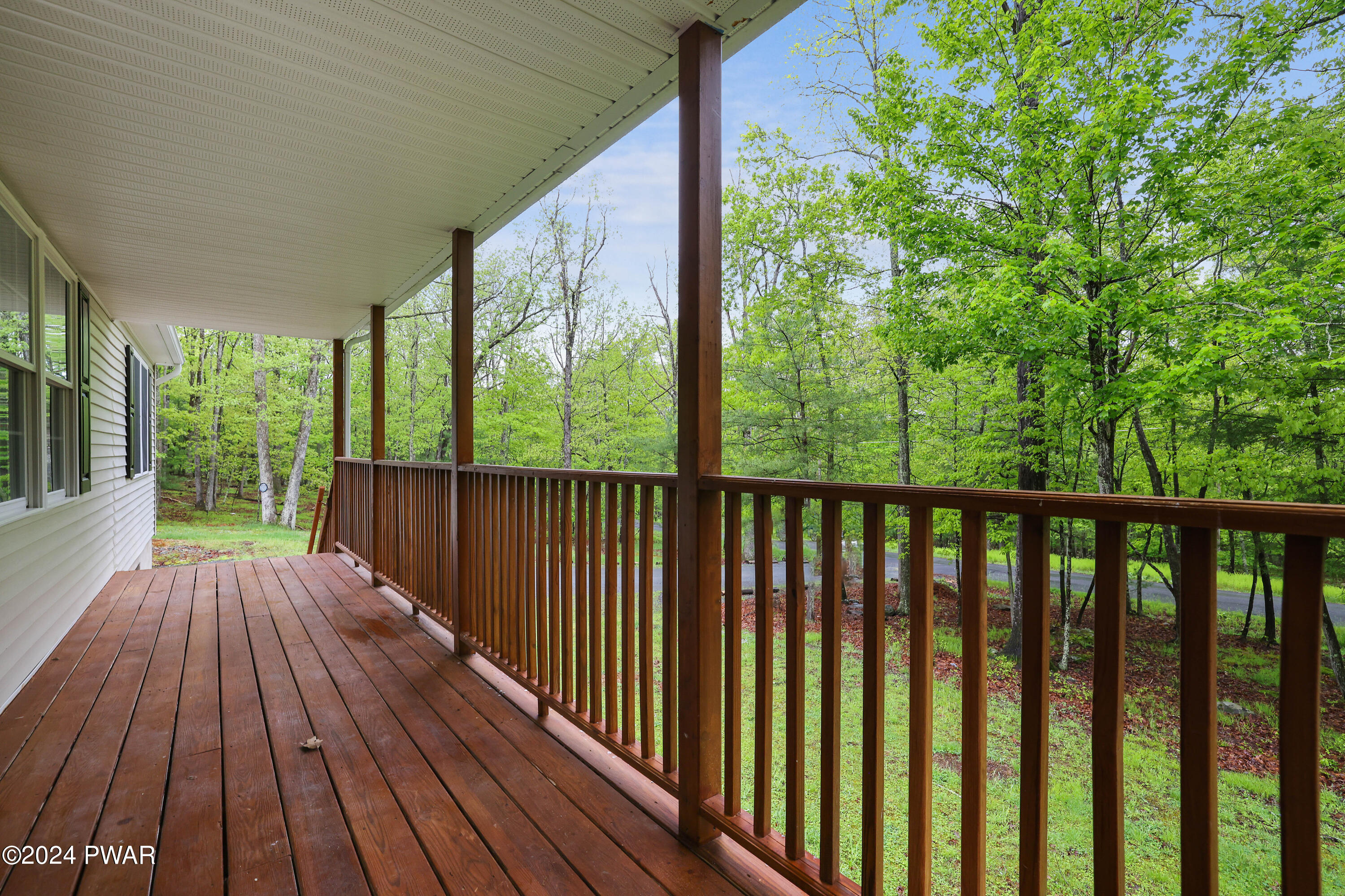 Hawley, Pennsylvania 18428, United States, 3 Bedrooms Bedrooms, ,3 BathroomsBathrooms,Residential,Pending,55516