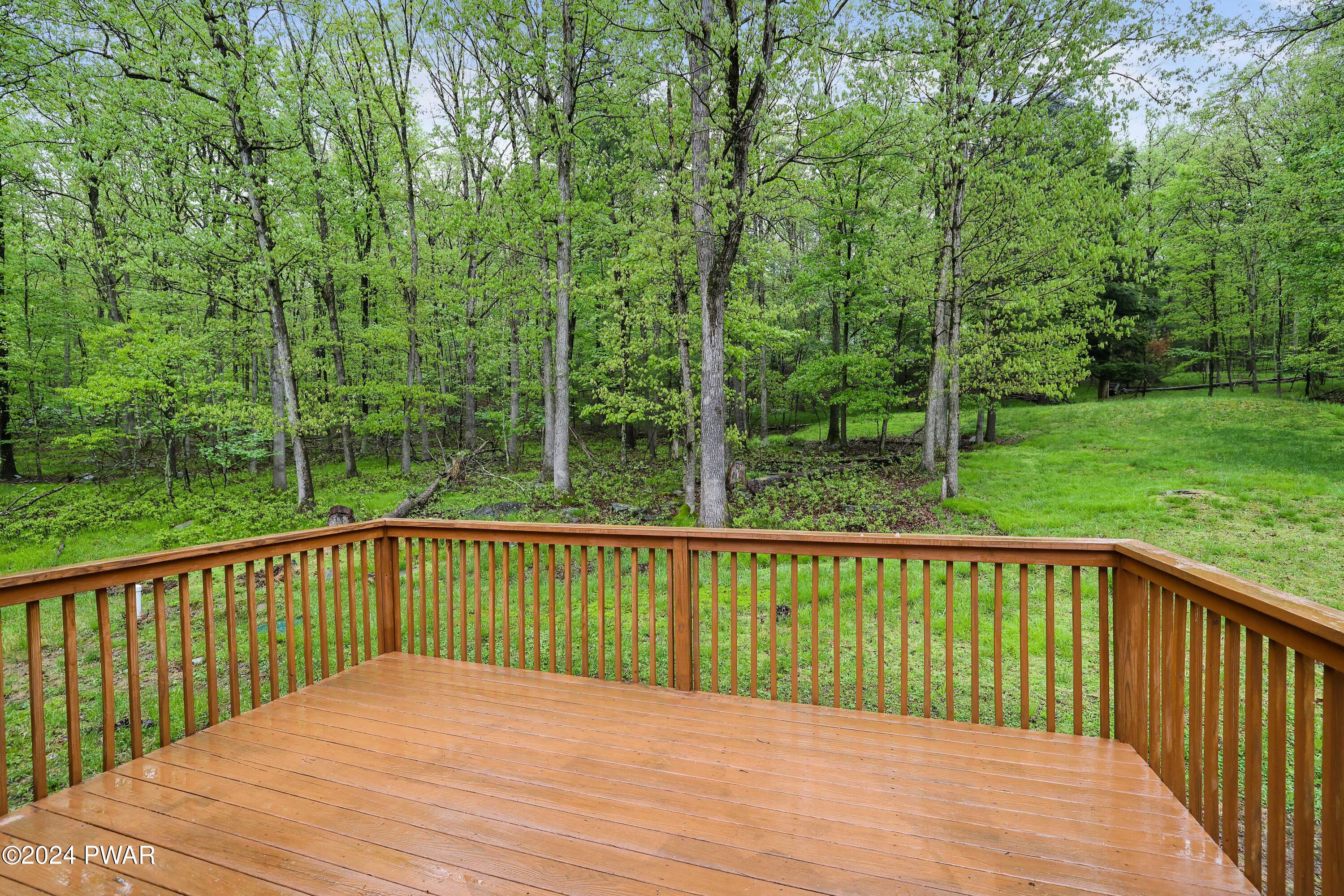 Hawley, Pennsylvania 18428, United States, 3 Bedrooms Bedrooms, ,3 BathroomsBathrooms,Residential,Pending,55516