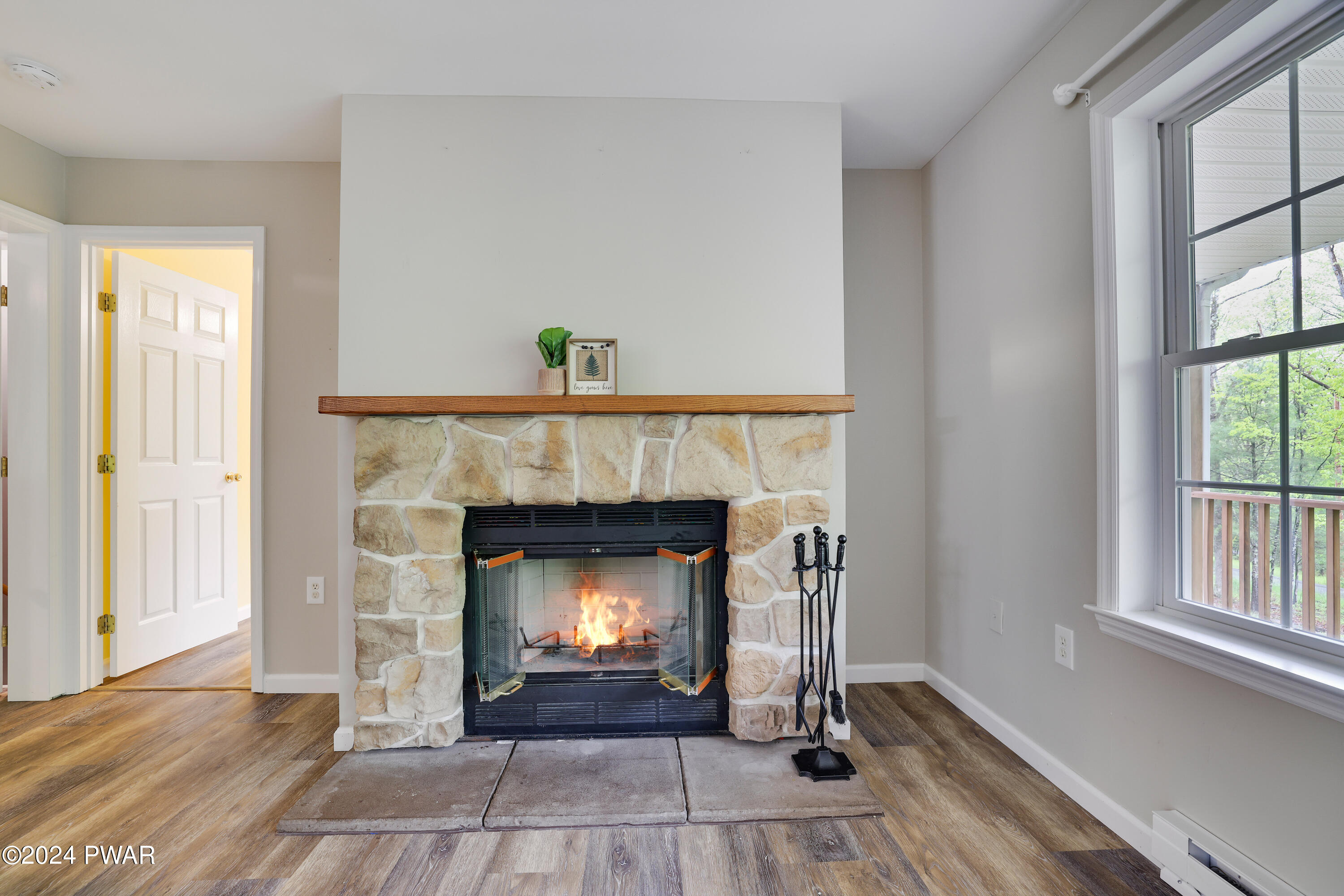 Hawley, Pennsylvania 18428, United States, 3 Bedrooms Bedrooms, ,3 BathroomsBathrooms,Residential,Pending,55516