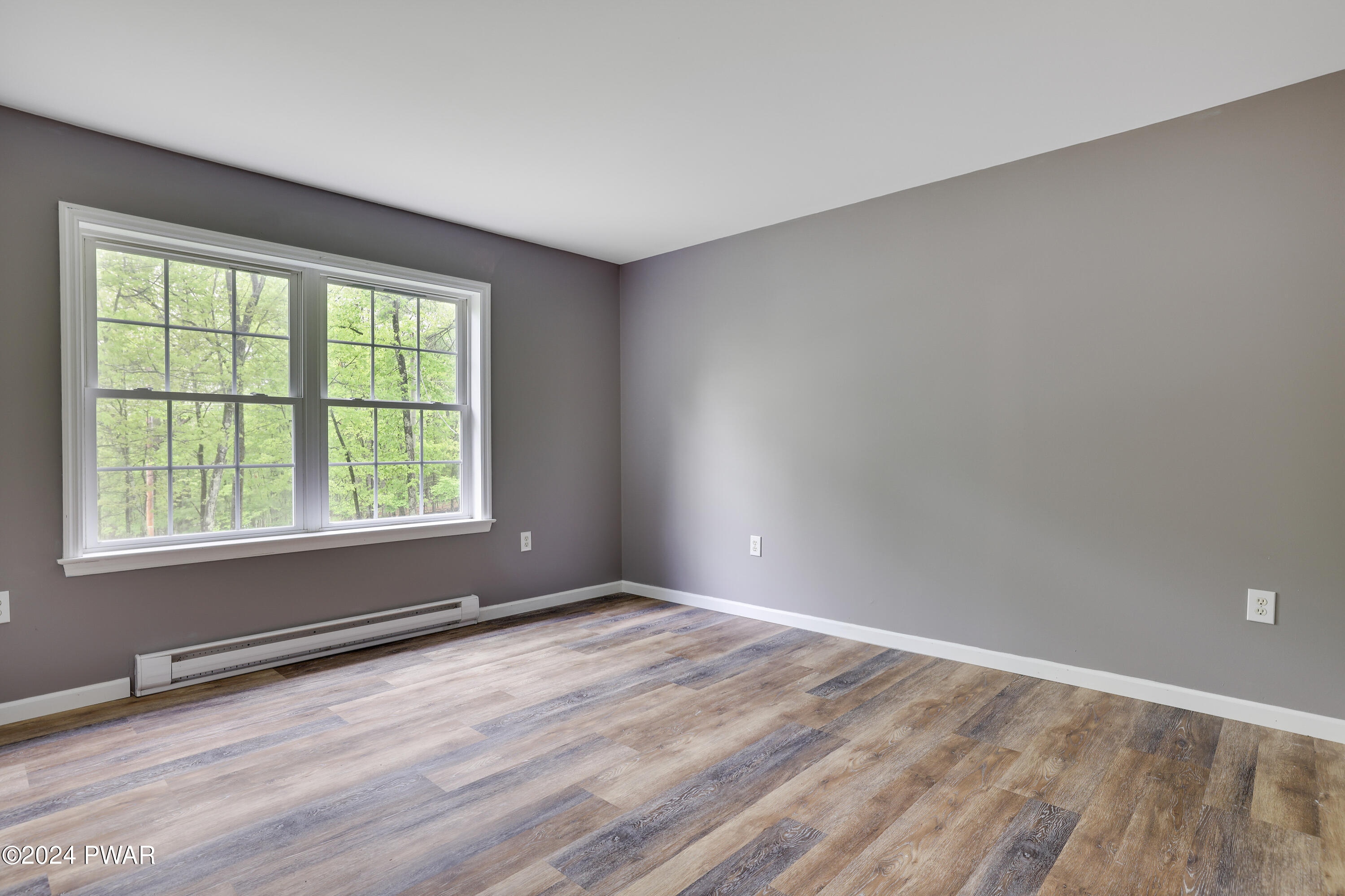 Hawley, Pennsylvania 18428, United States, 3 Bedrooms Bedrooms, ,3 BathroomsBathrooms,Residential,Pending,55516