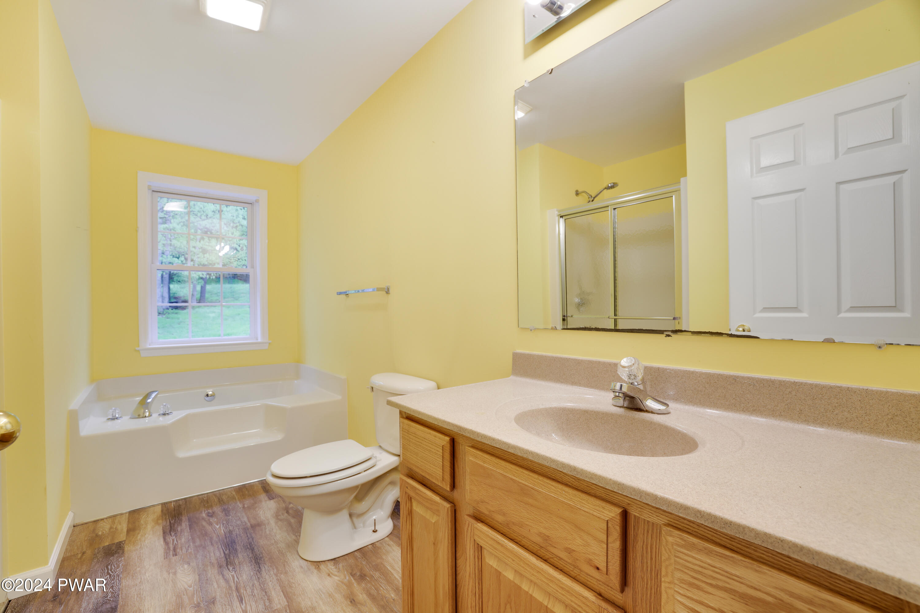 Hawley, Pennsylvania 18428, United States, 3 Bedrooms Bedrooms, ,3 BathroomsBathrooms,Residential,Pending,55516