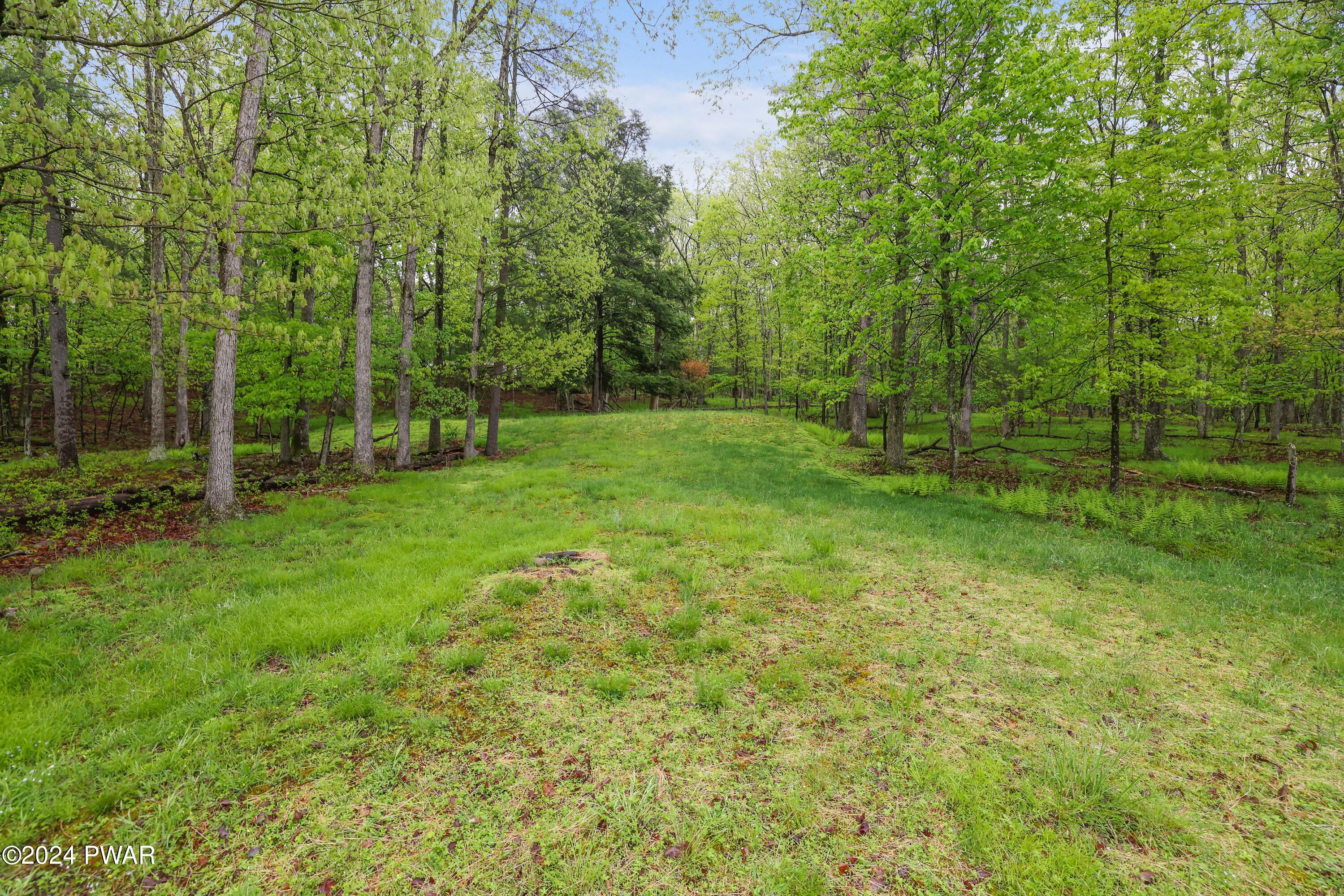 Hawley, Pennsylvania 18428, United States, 3 Bedrooms Bedrooms, ,3 BathroomsBathrooms,Residential,Pending,55516