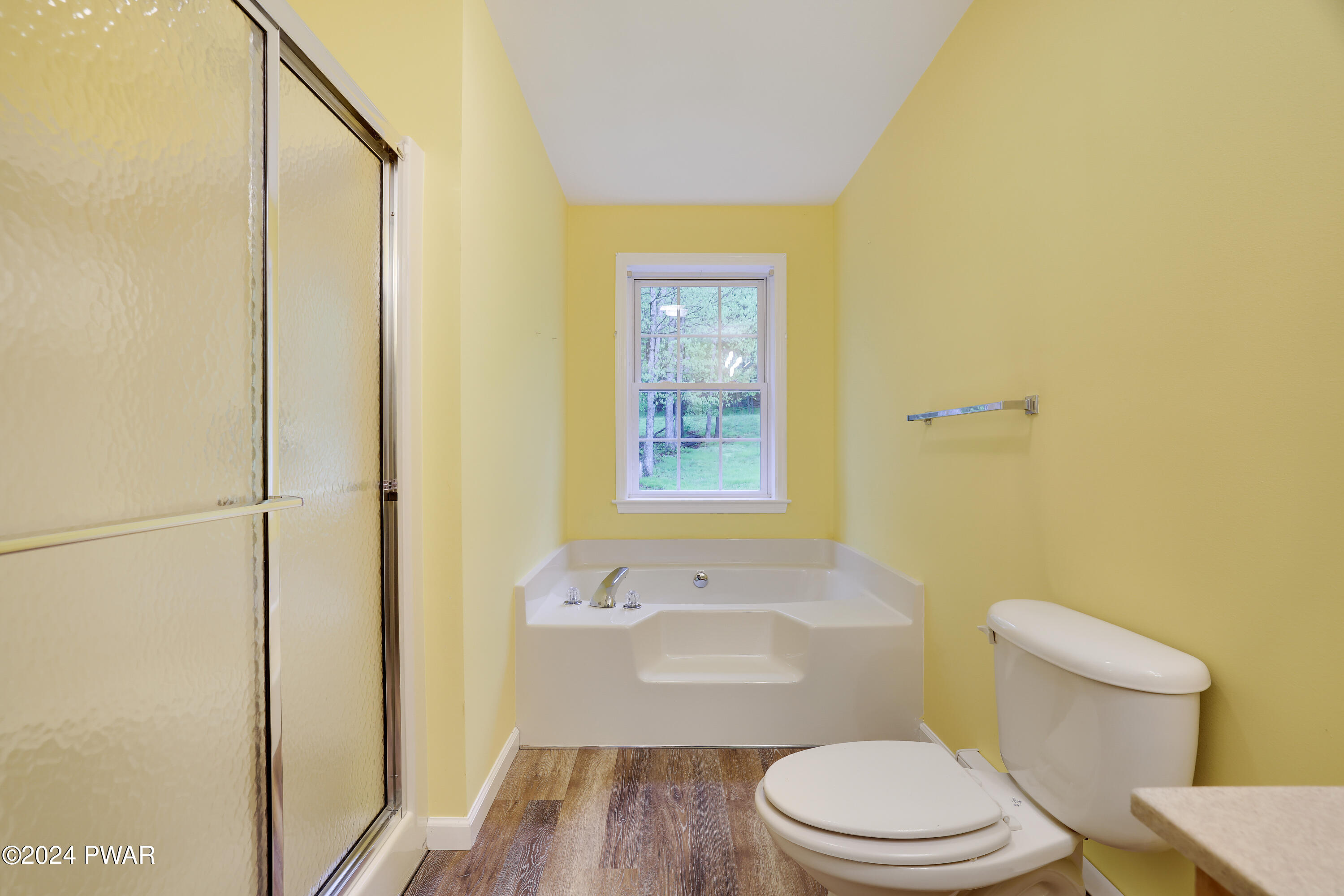 Hawley, Pennsylvania 18428, United States, 3 Bedrooms Bedrooms, ,3 BathroomsBathrooms,Residential,Pending,55516