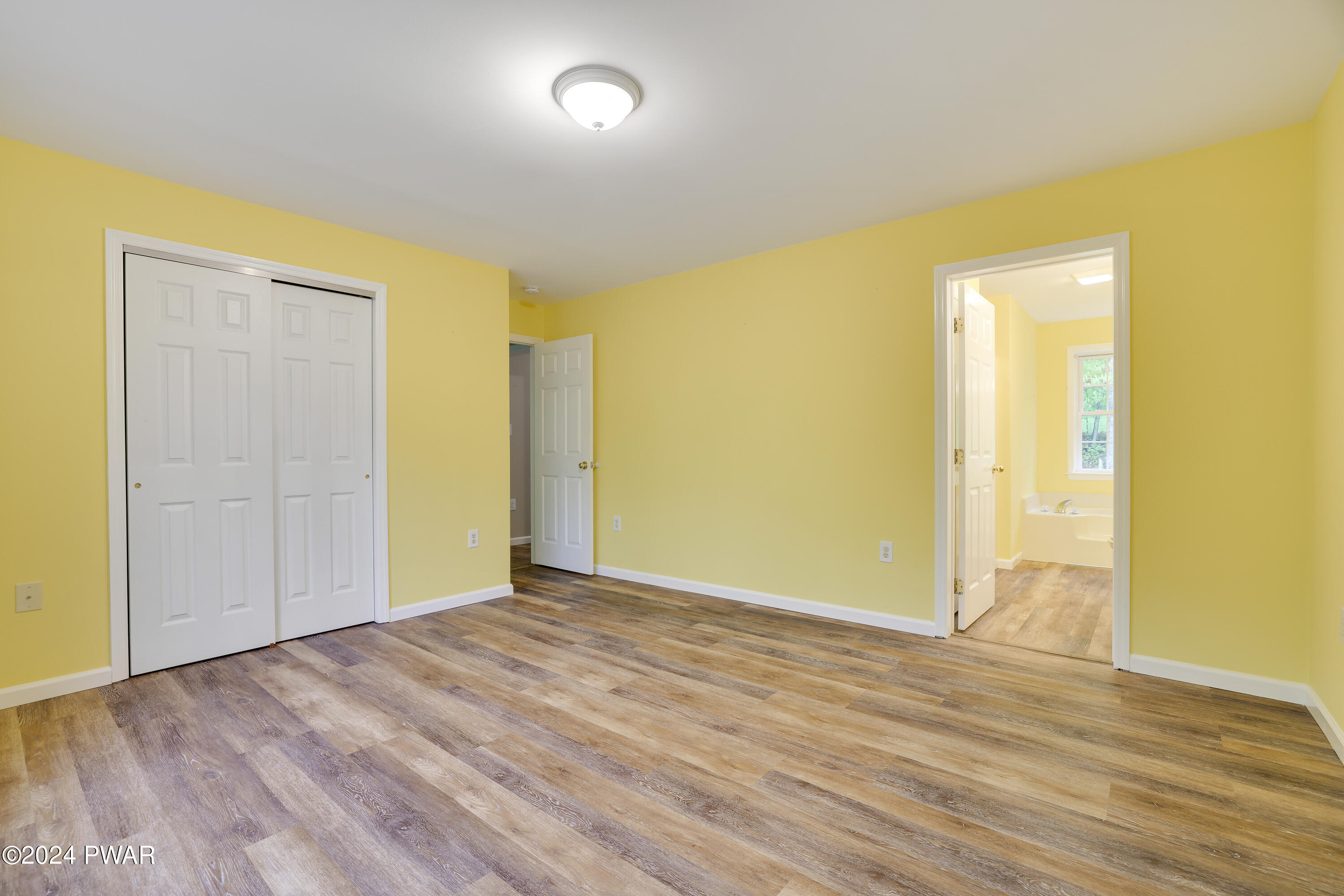 Hawley, Pennsylvania 18428, United States, 3 Bedrooms Bedrooms, ,3 BathroomsBathrooms,Residential,Pending,55516