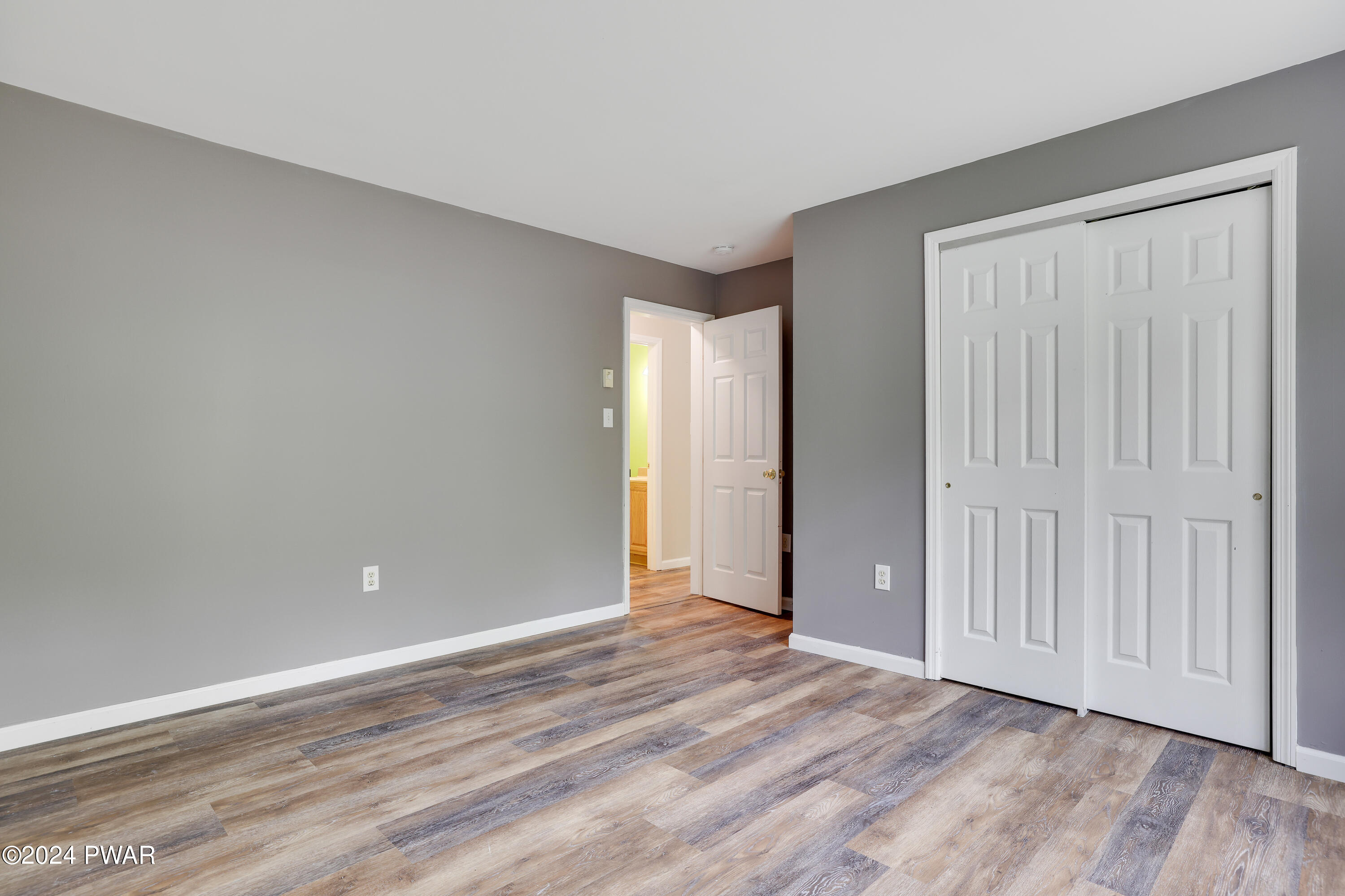 Hawley, Pennsylvania 18428, United States, 3 Bedrooms Bedrooms, ,3 BathroomsBathrooms,Residential,Pending,55516