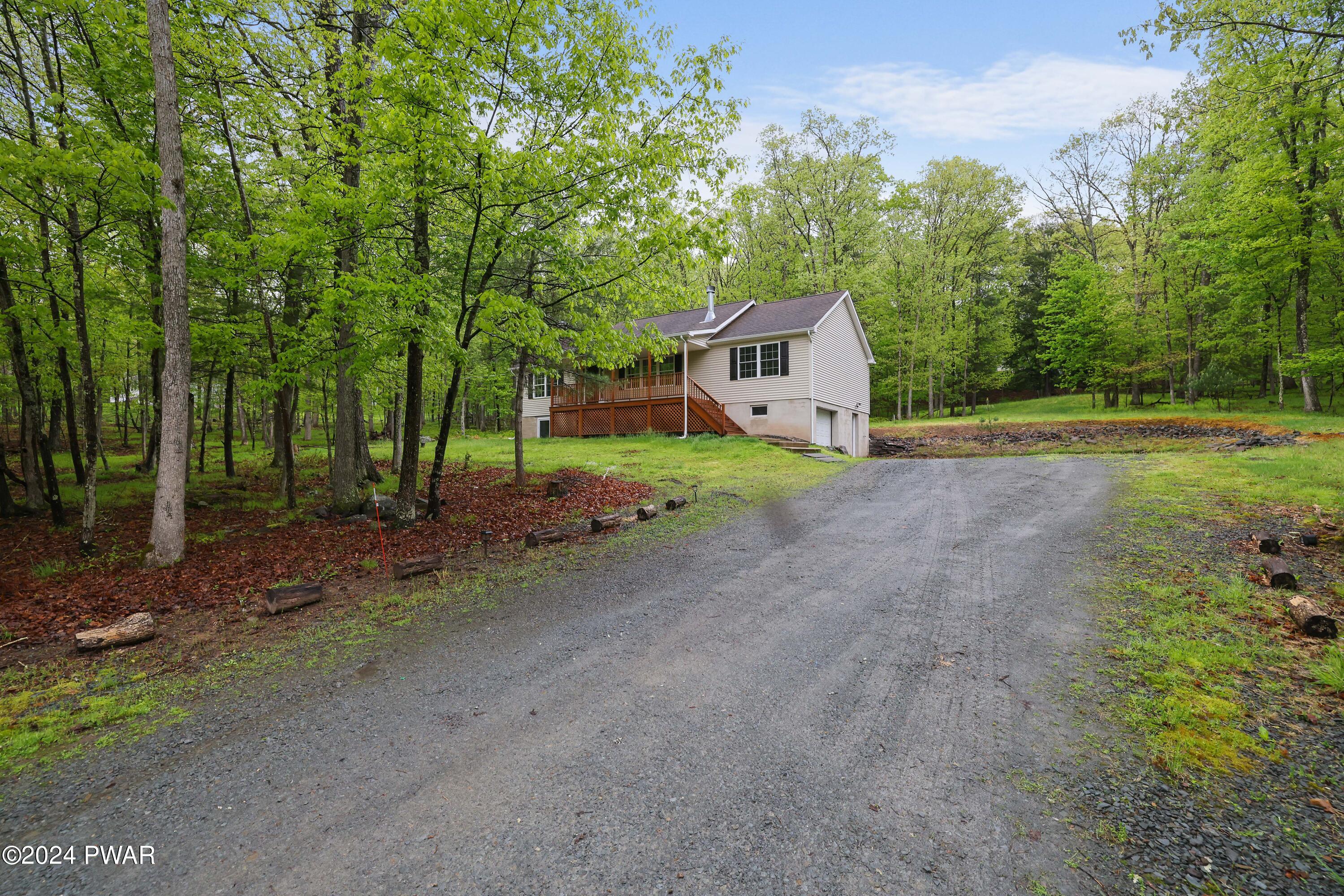 Hawley, Pennsylvania 18428, United States, 3 Bedrooms Bedrooms, ,3 BathroomsBathrooms,Residential,Pending,55516