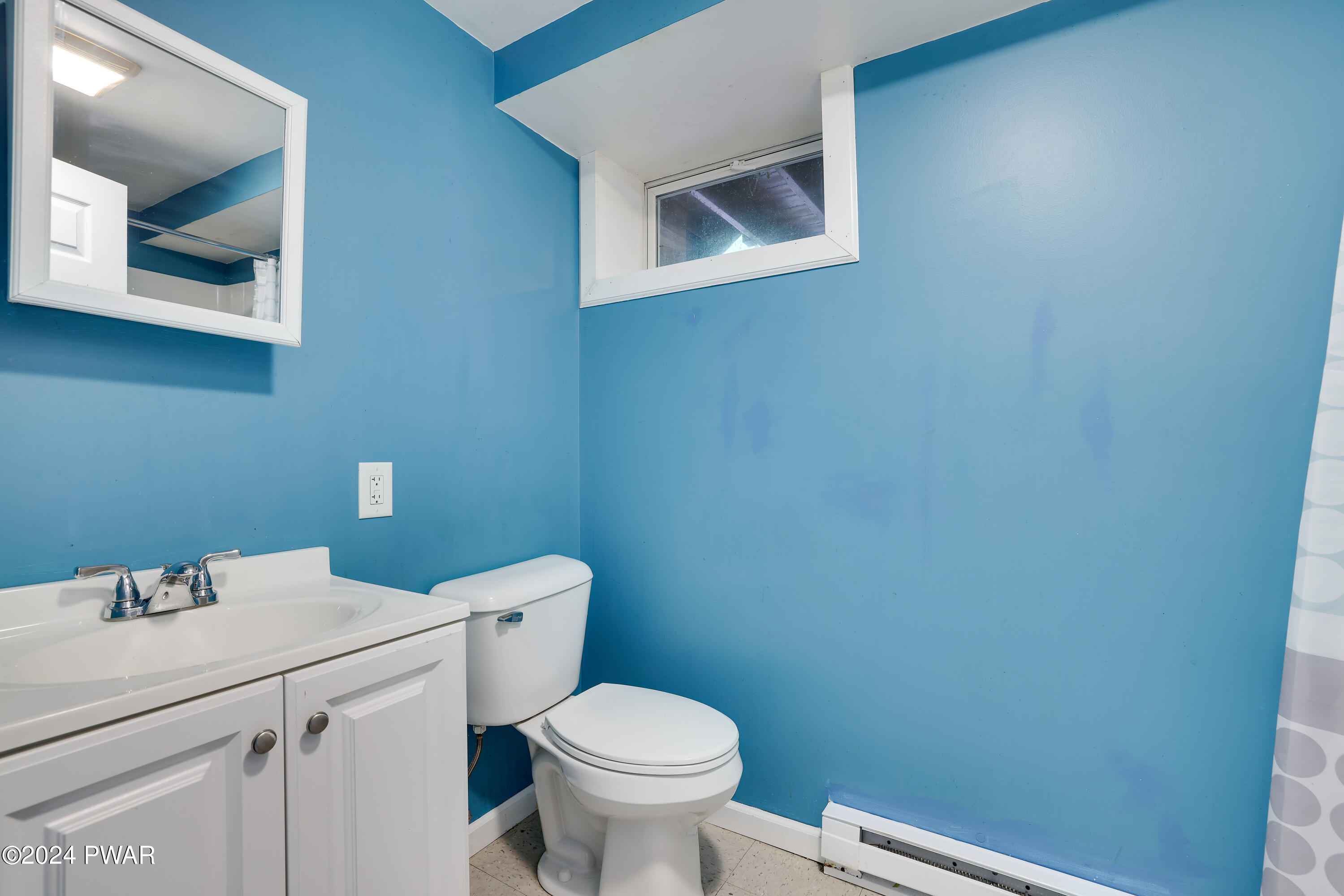 Hawley, Pennsylvania 18428, United States, 3 Bedrooms Bedrooms, ,3 BathroomsBathrooms,Residential,Pending,55516