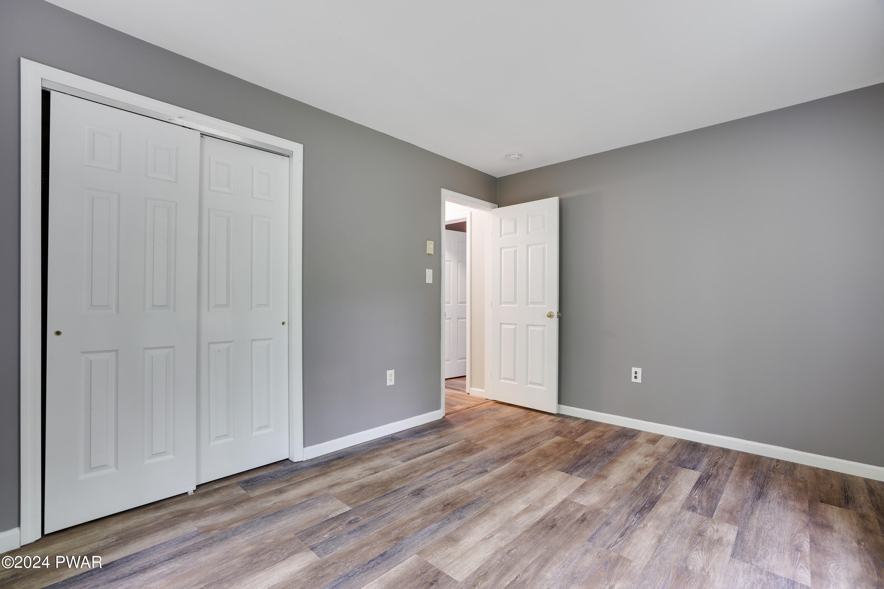 Hawley, Pennsylvania 18428, United States, 3 Bedrooms Bedrooms, ,3 BathroomsBathrooms,Residential,Pending,55516