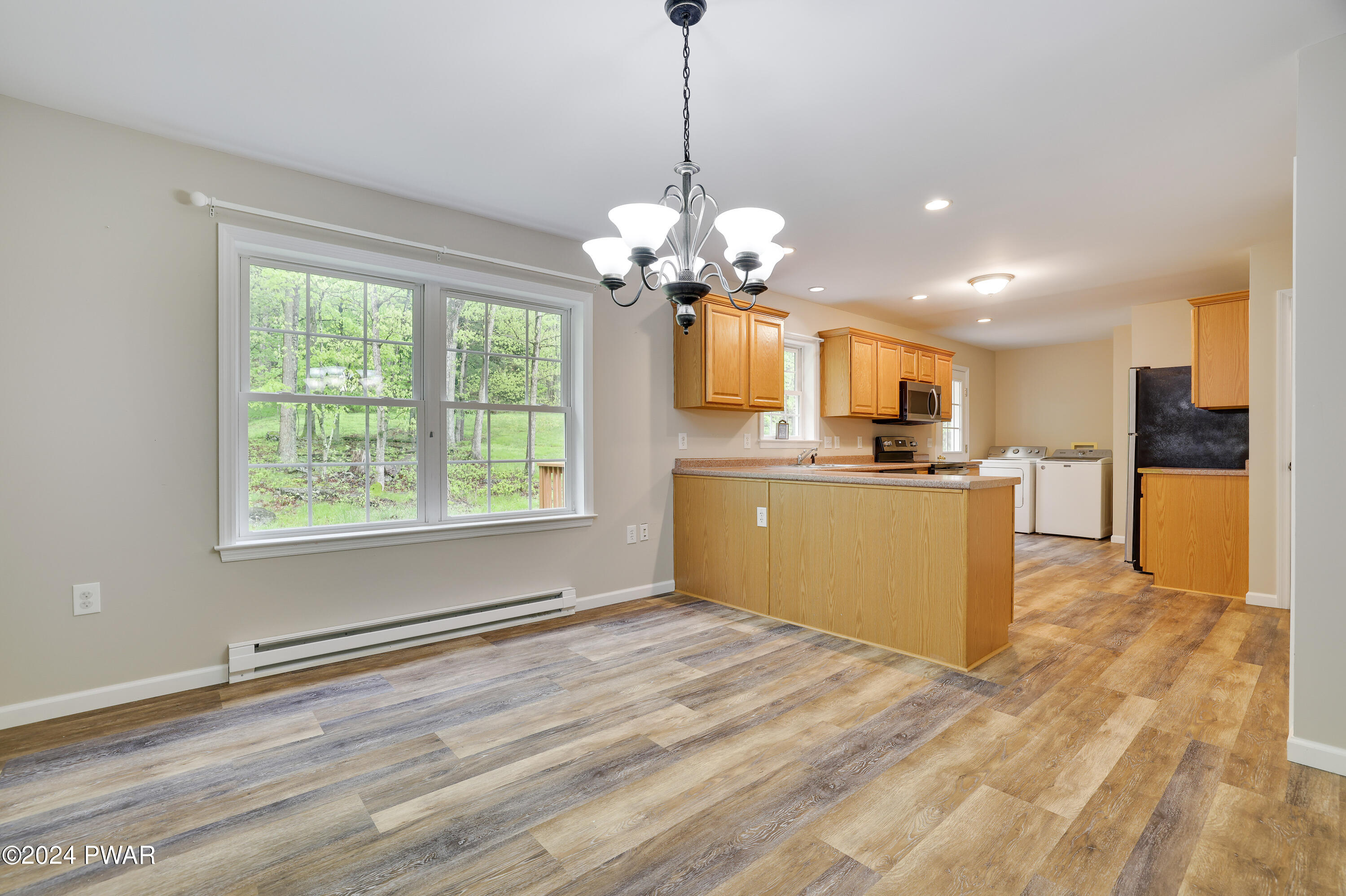 Hawley, Pennsylvania 18428, United States, 3 Bedrooms Bedrooms, ,3 BathroomsBathrooms,Residential,Pending,55516