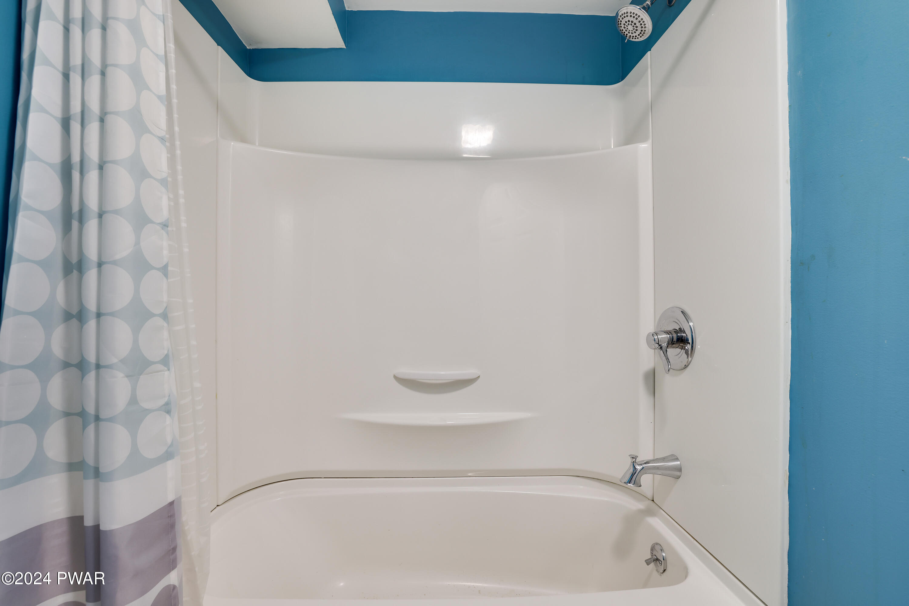 Hawley, Pennsylvania 18428, United States, 3 Bedrooms Bedrooms, ,3 BathroomsBathrooms,Residential,Pending,55516