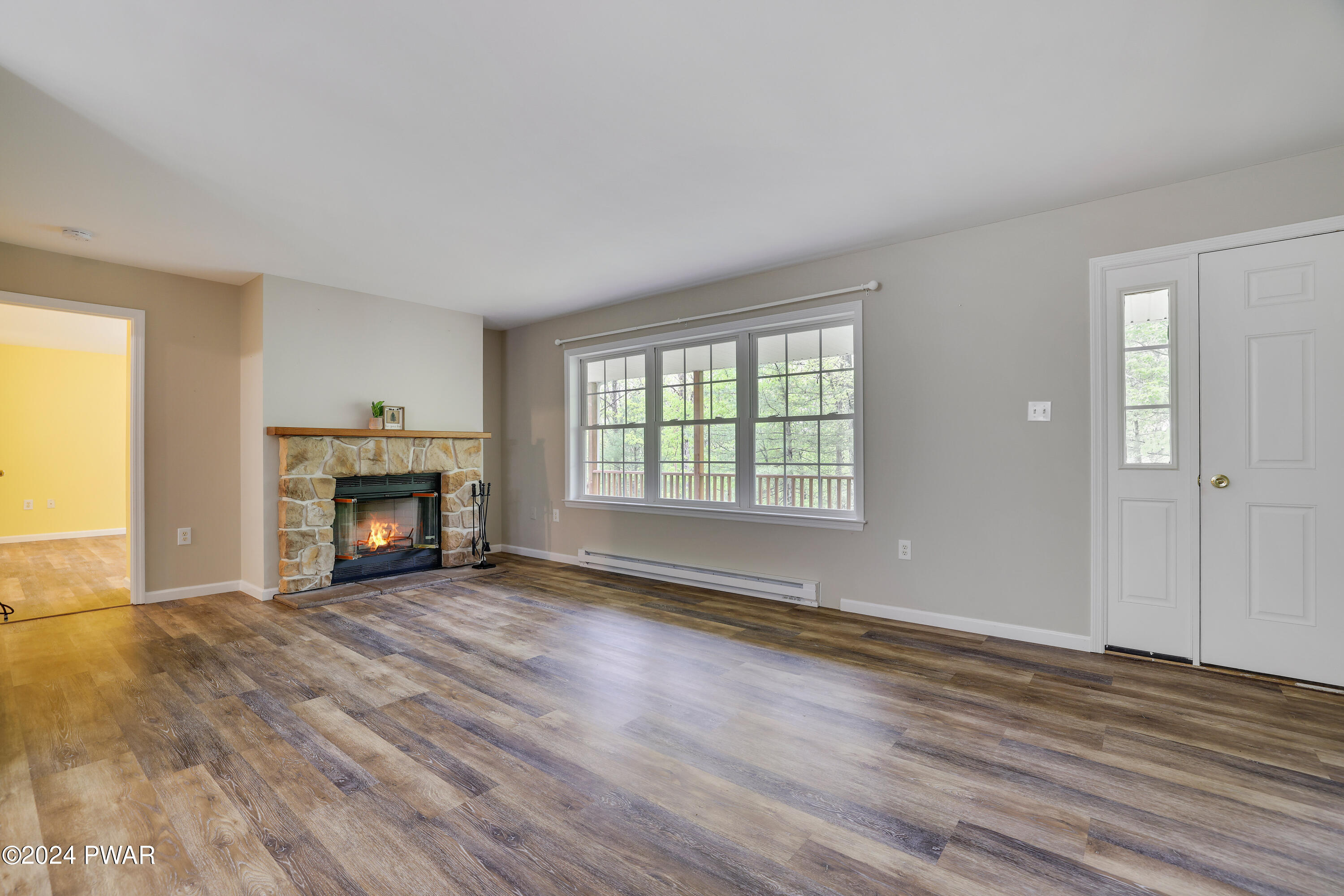 Hawley, Pennsylvania 18428, United States, 3 Bedrooms Bedrooms, ,3 BathroomsBathrooms,Residential,Pending,55516