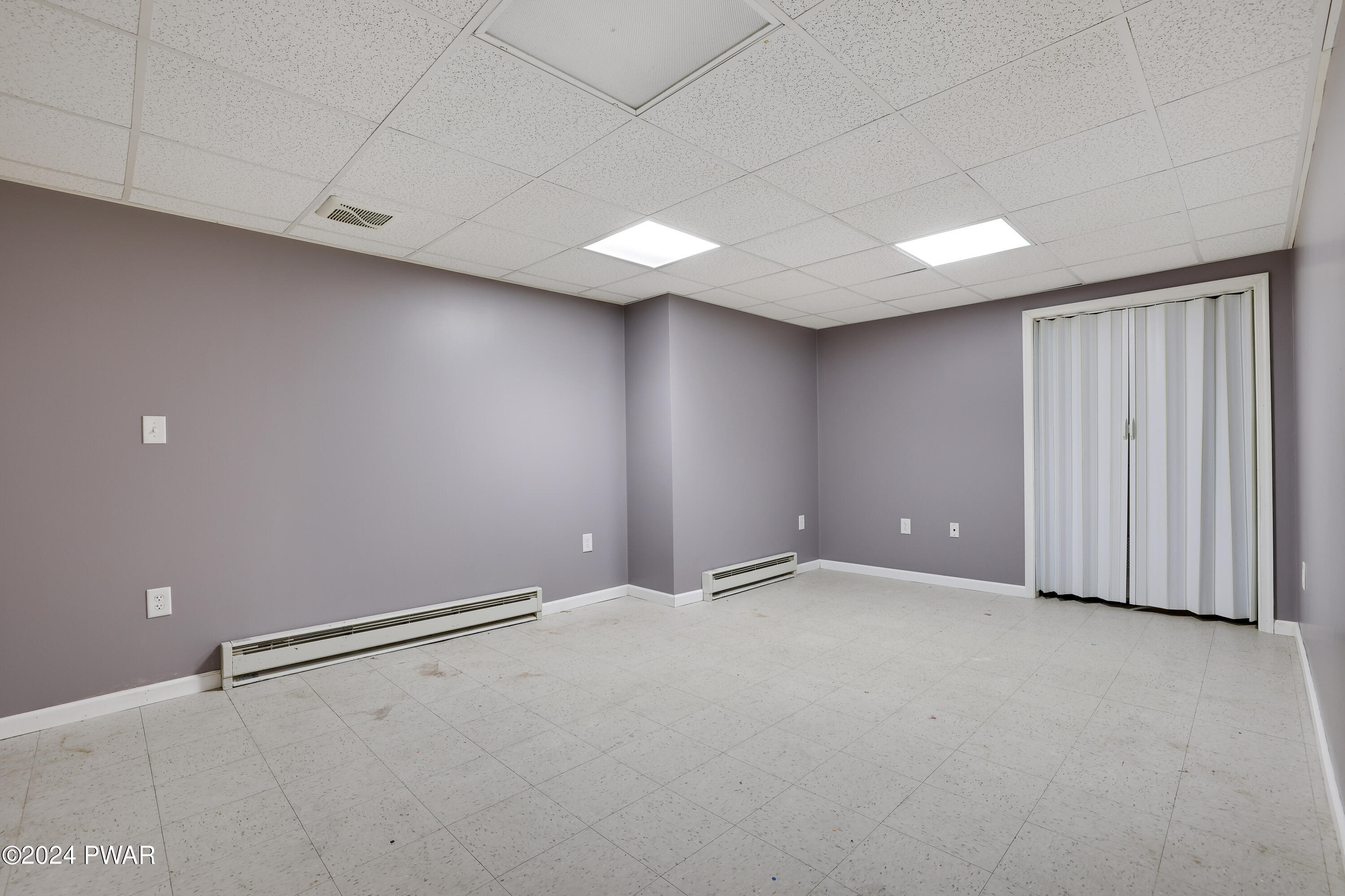 Hawley, Pennsylvania 18428, United States, 3 Bedrooms Bedrooms, ,3 BathroomsBathrooms,Residential,Pending,55516