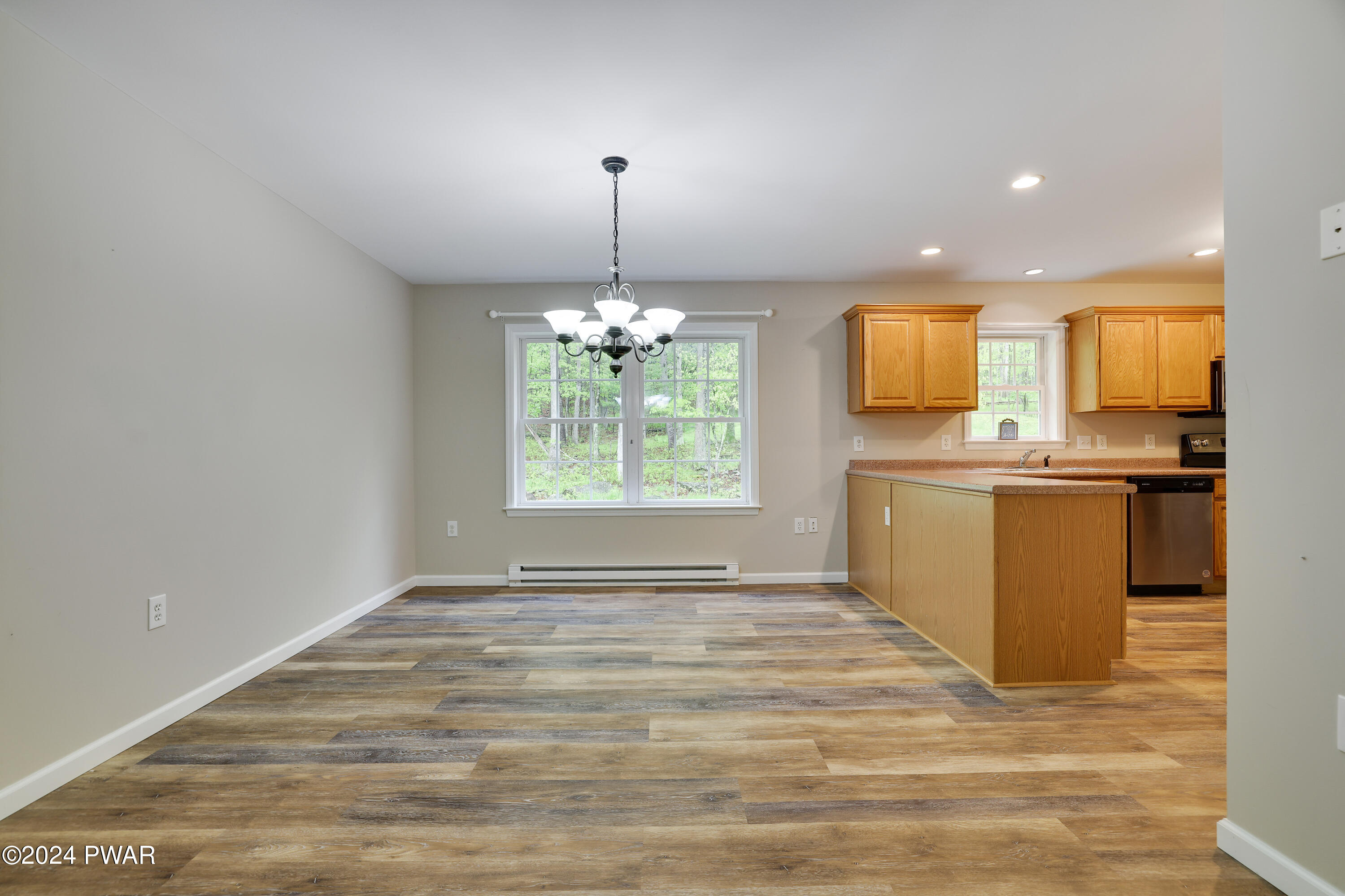 Hawley, Pennsylvania 18428, United States, 3 Bedrooms Bedrooms, ,3 BathroomsBathrooms,Residential,Pending,55516