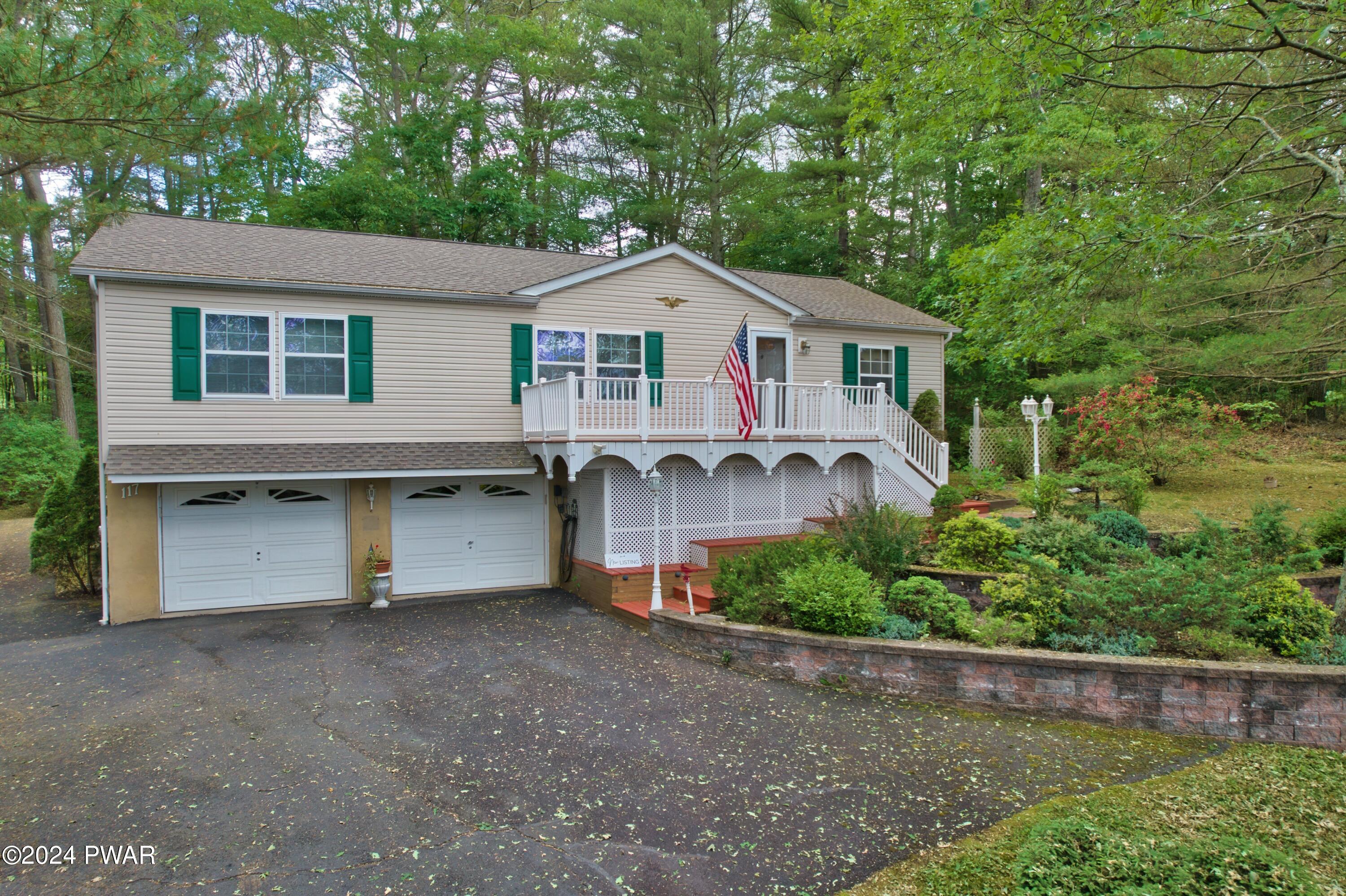 117 Hemlock Cove, Milford, Pennsylvania image 2