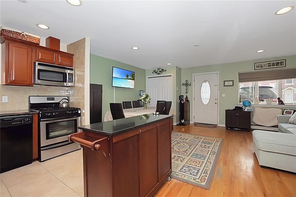Photo 3 of 20 of 681 88th 1A condo