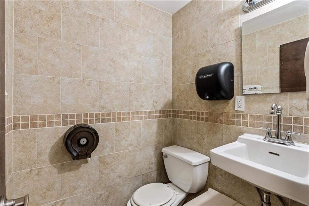 Brooklyn, New York 11226, United States, ,Commercial,Active,70944