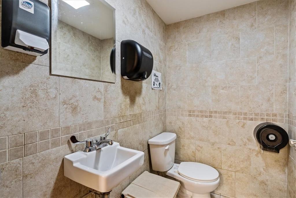 Brooklyn, New York 11226, United States, ,Commercial,Active,70944