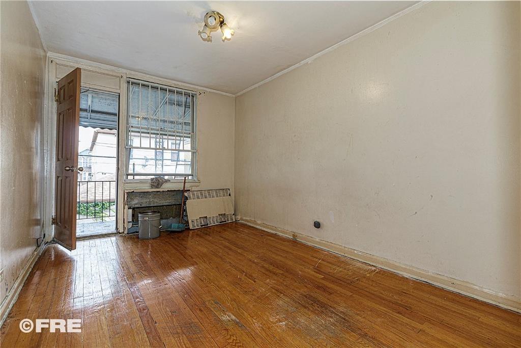 Brooklyn, New York 11236, United States, ,3 BathroomsBathrooms,Residential,Active,72310